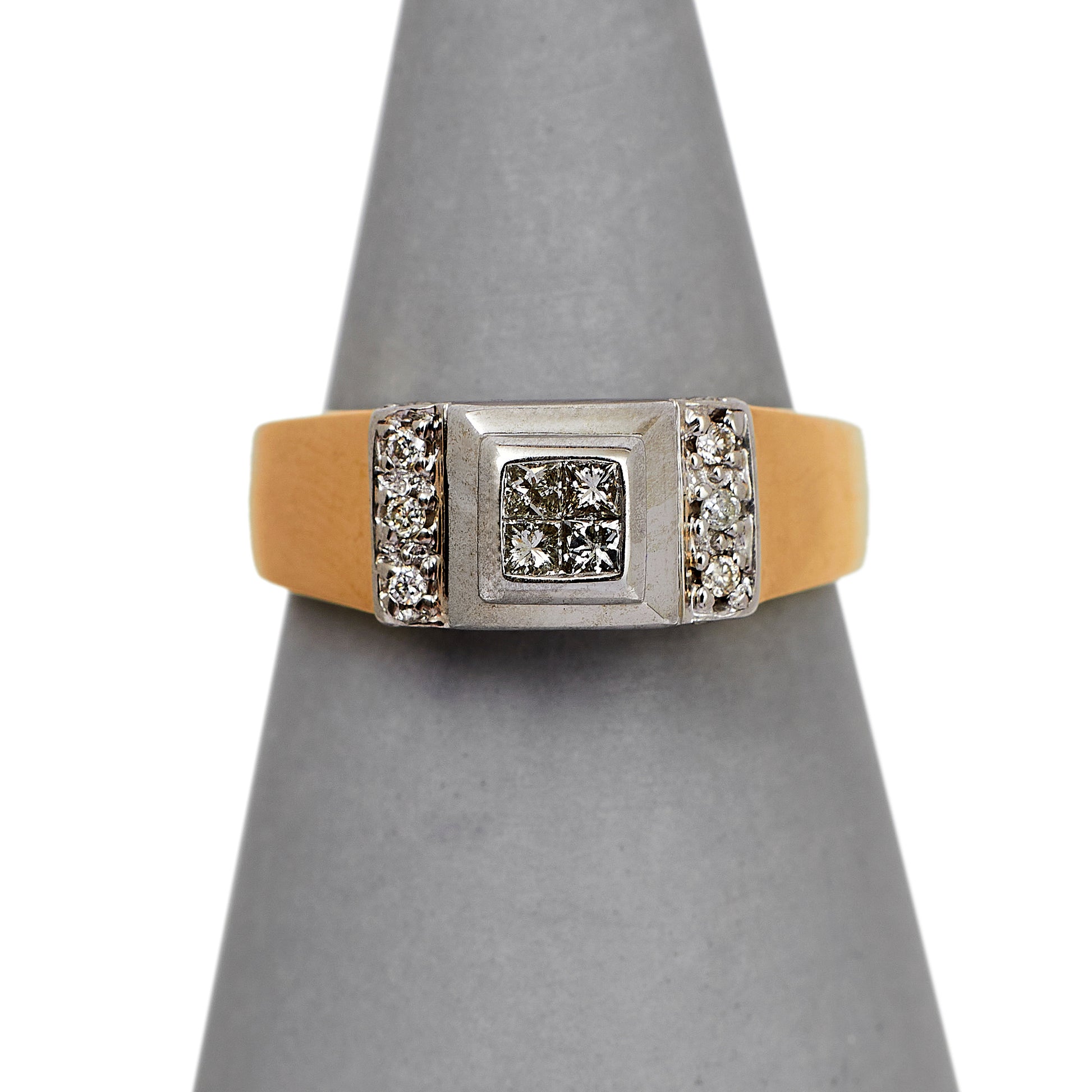 Pre-Owned 9ct Gold 4 Princess Cut Diamond Cluster Ring