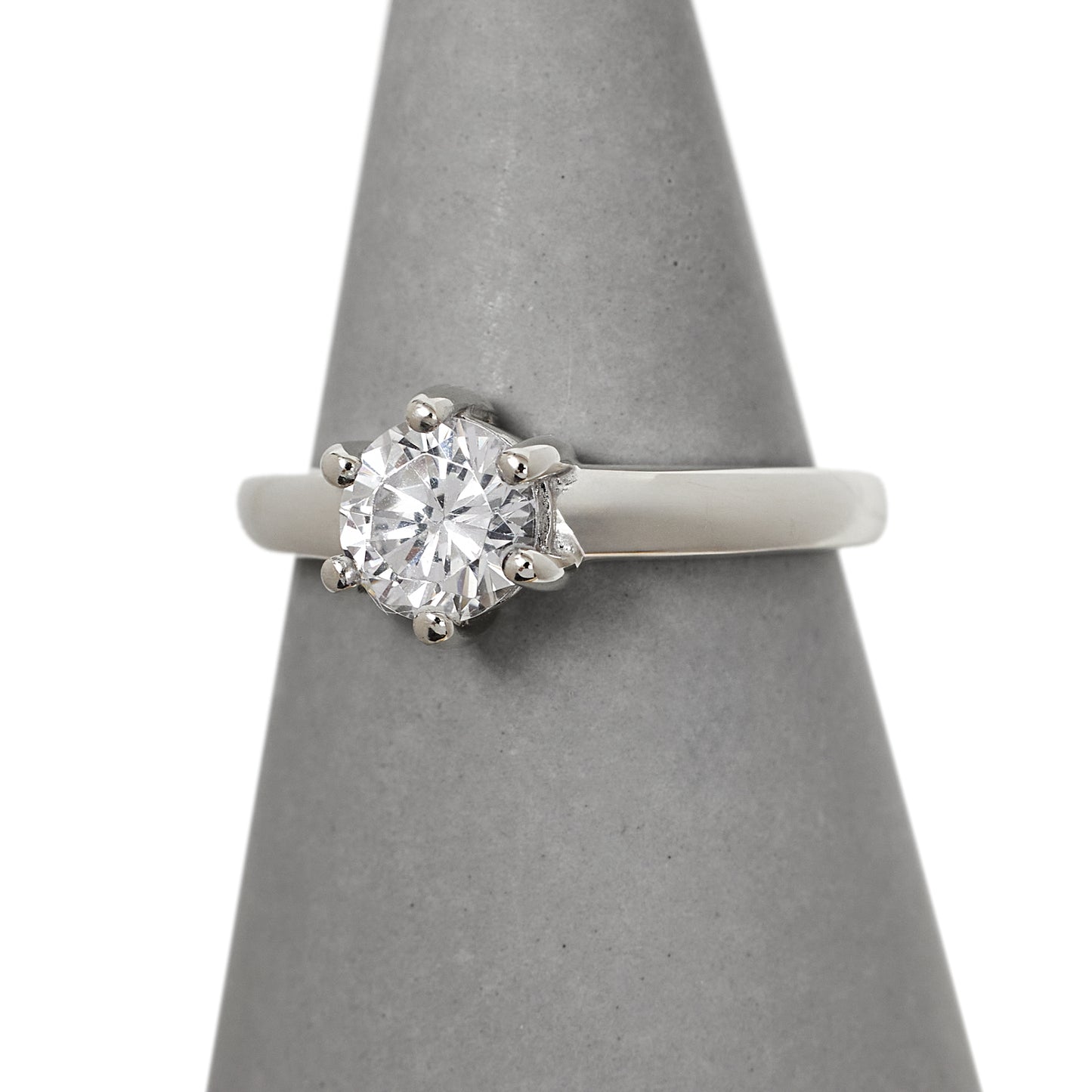 Pre-Owned 9ct White Gold Cubic Zirconia Dress Ring