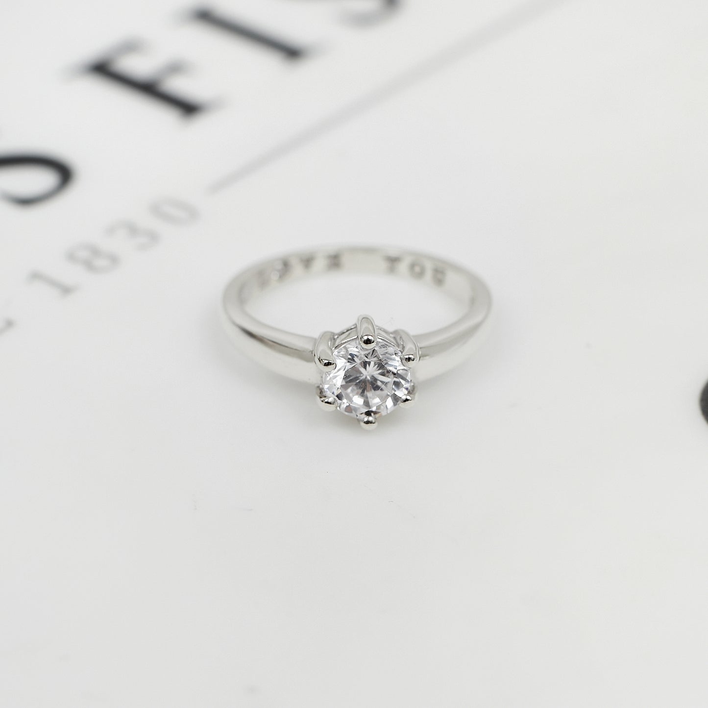 Pre-Owned 9ct White Gold Cubic Zirconia Dress Ring