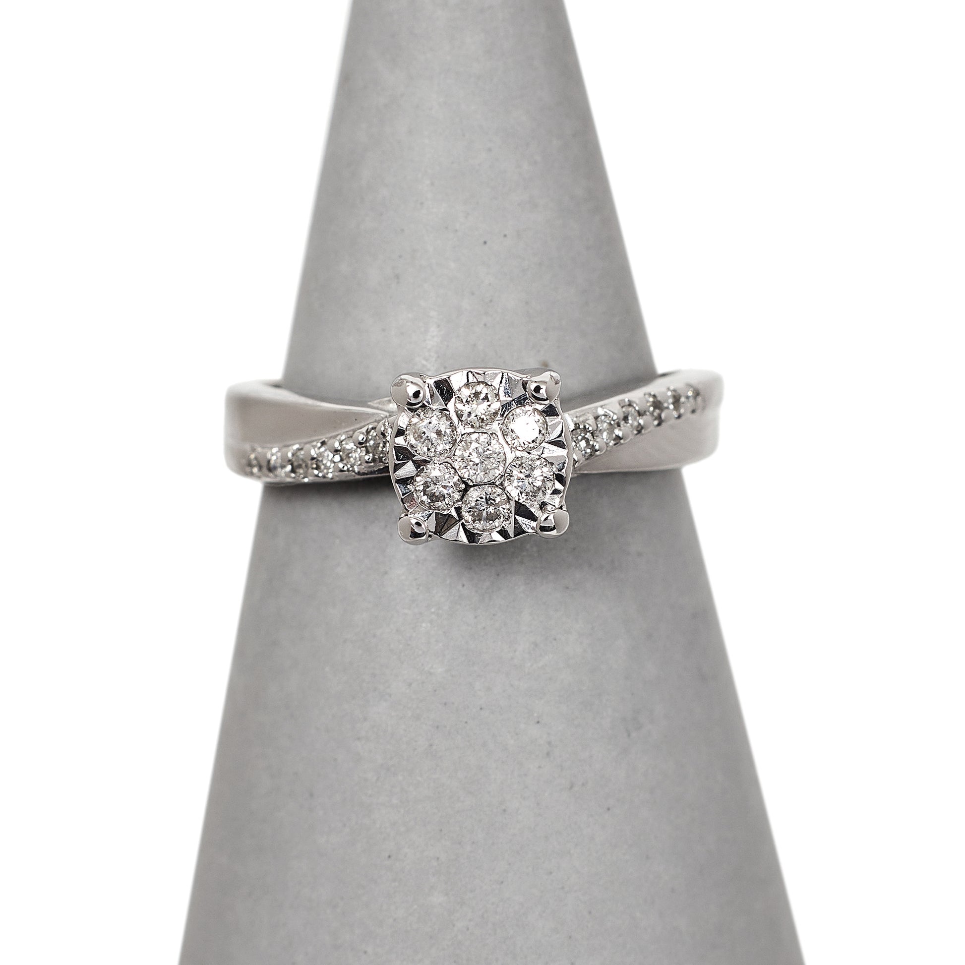Pre-Owned 9ct White Gold Diamond Cluster Ring - Size H