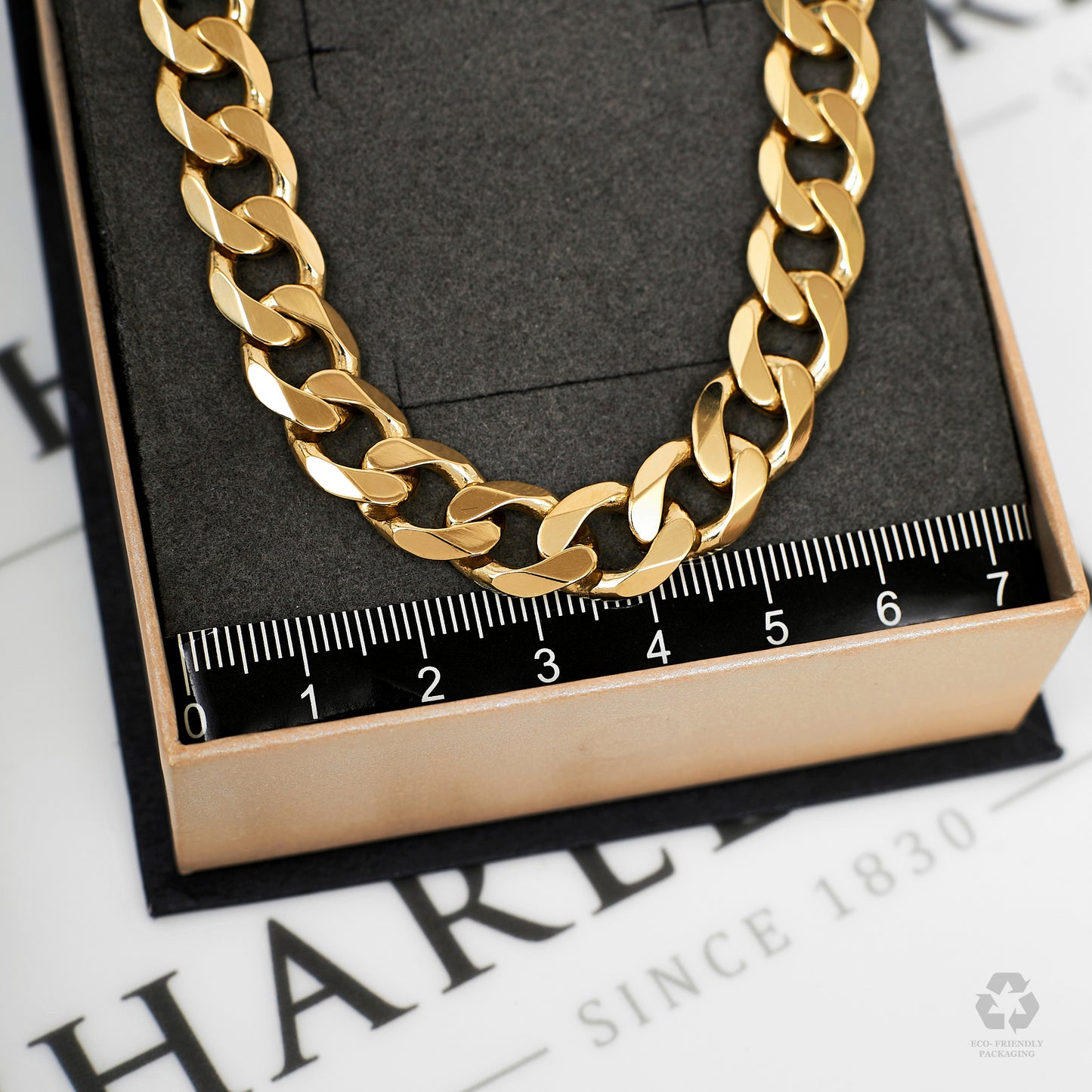 Pre-Owned 9ct Gold 10 mm Curb Chain Necklace 20 inches
