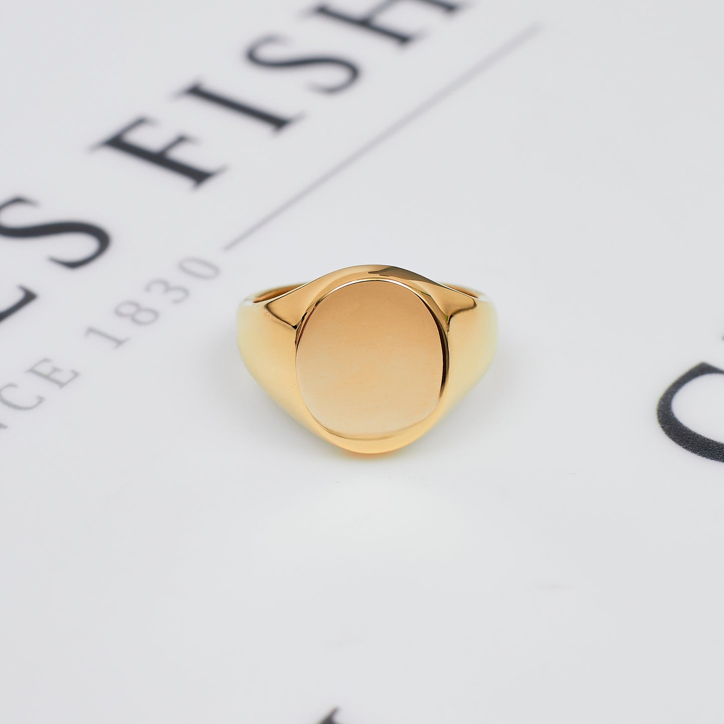 Pre-Owned 9ct Gold High-Polish Oval Signet Ring Size R