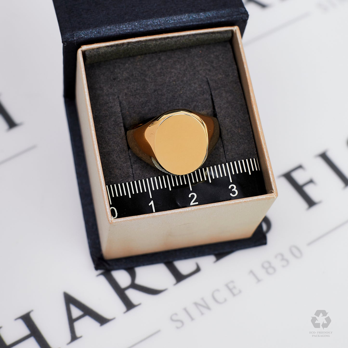 Pre-Owned 9ct Gold High-Polish Oval Signet Ring Size R
