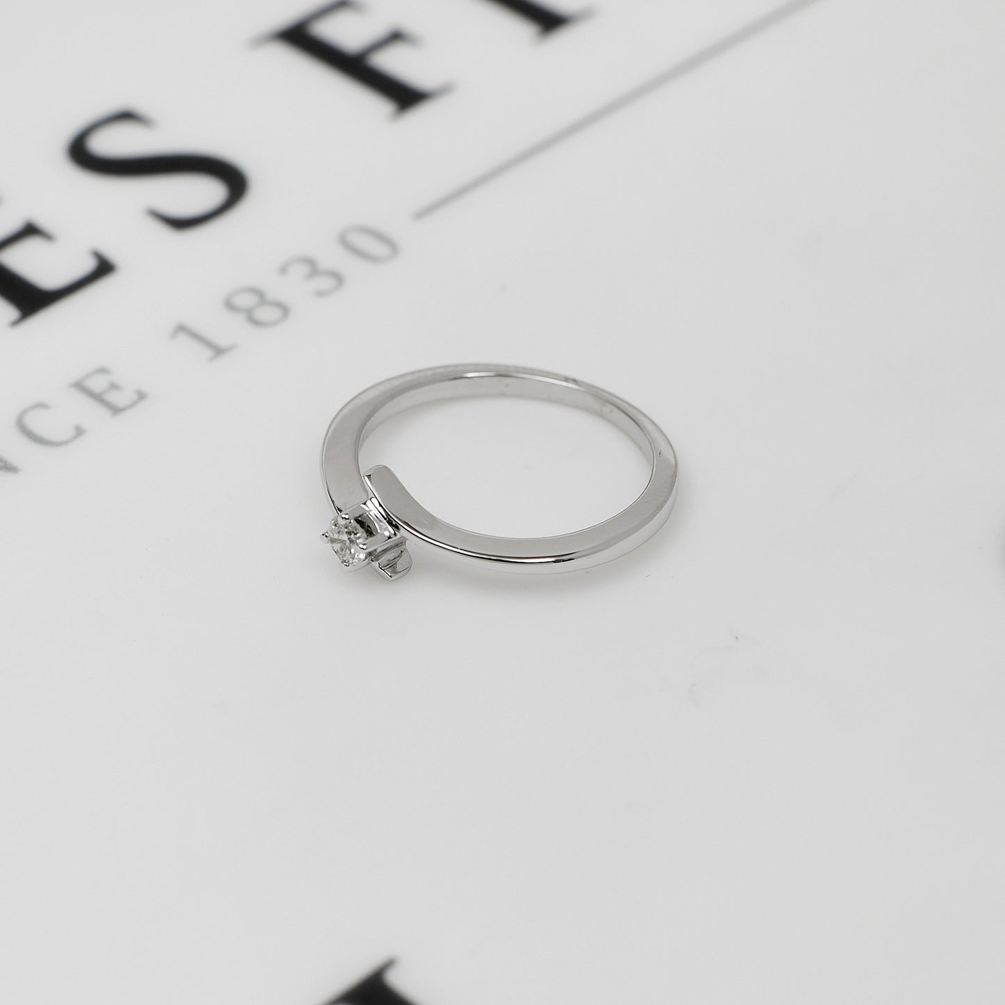 Pre-Owned 9ct White Gold Diamond Crossover Design Ring