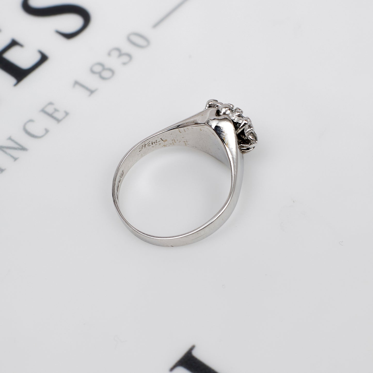 Pre-Owned 18ct White Gold Vintage Diamond Cluster Dress Ring