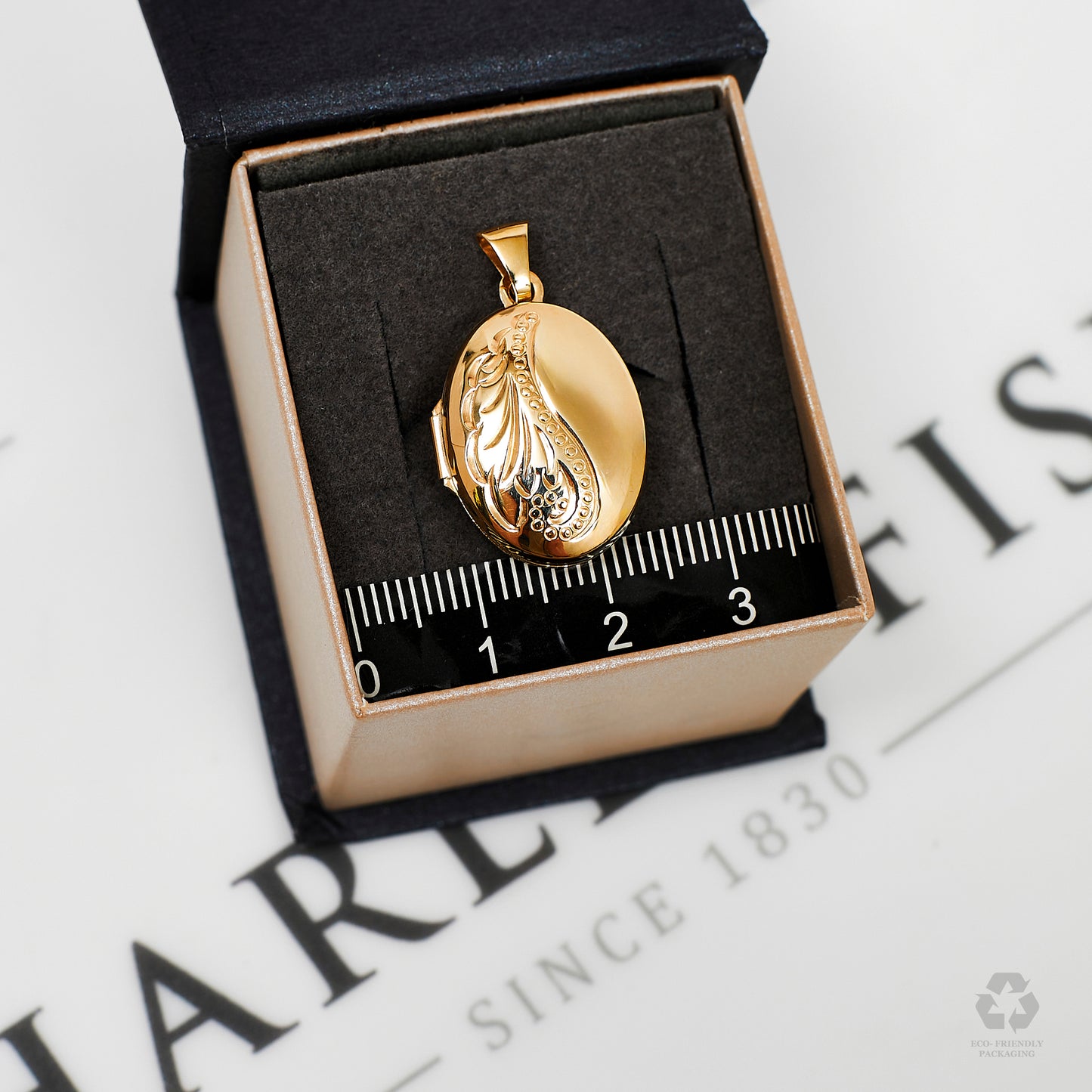 Pre-Owned 9ct Gold Half Pattern Half Polished Oval Locket
