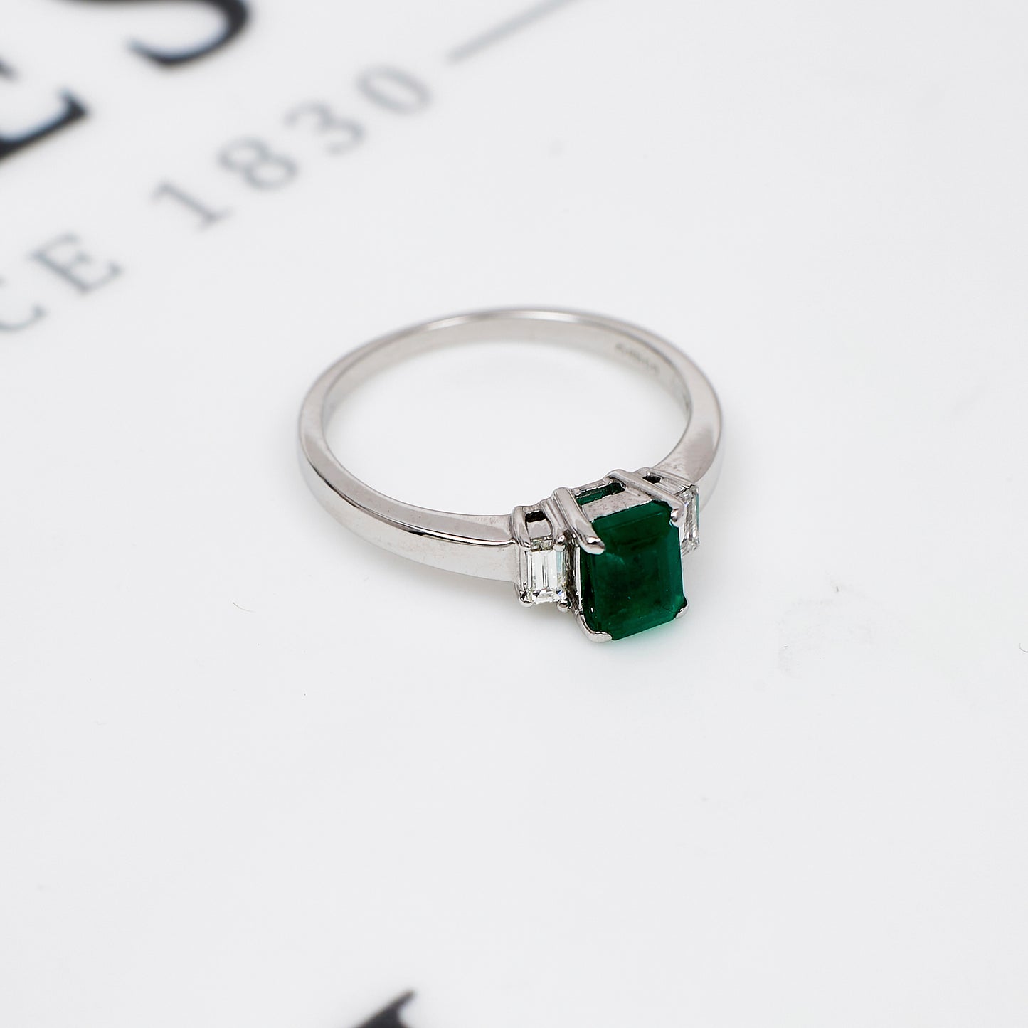Pre-Owned 18ct White Gold Emerald & Baguette Diamond Ring