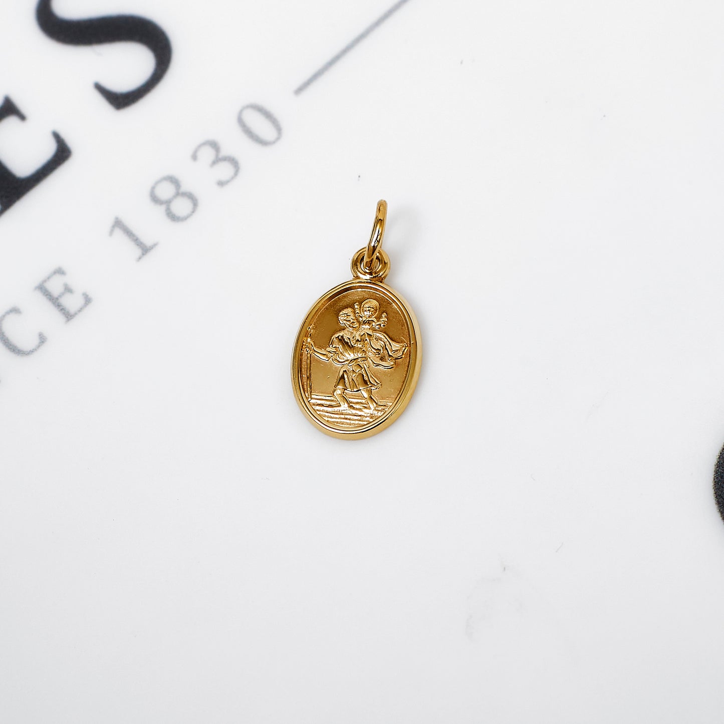 Pre-Owned 9ct Gold Petite Oval St Christopher Pendant