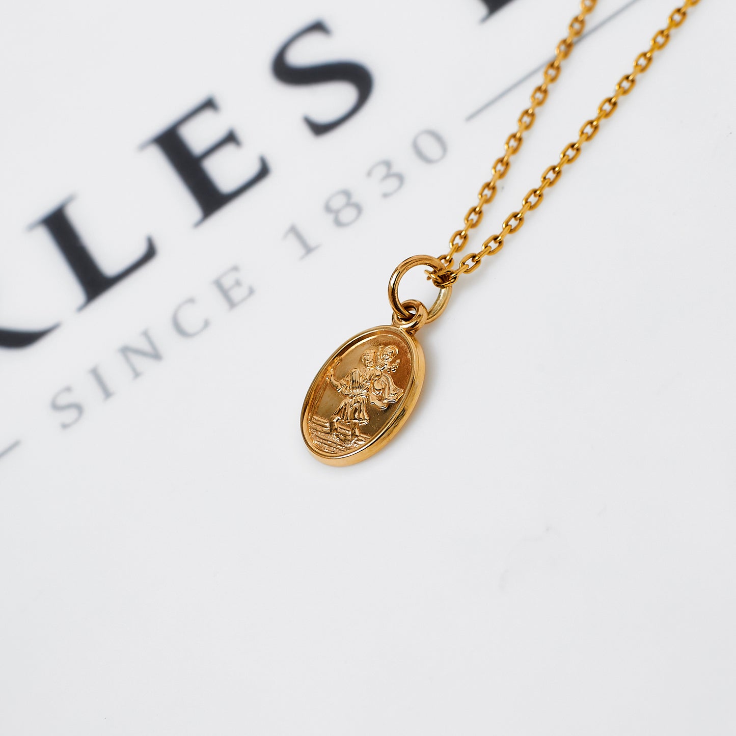 Pre-Owned 9ct Gold Petite Oval St Christopher Pendant