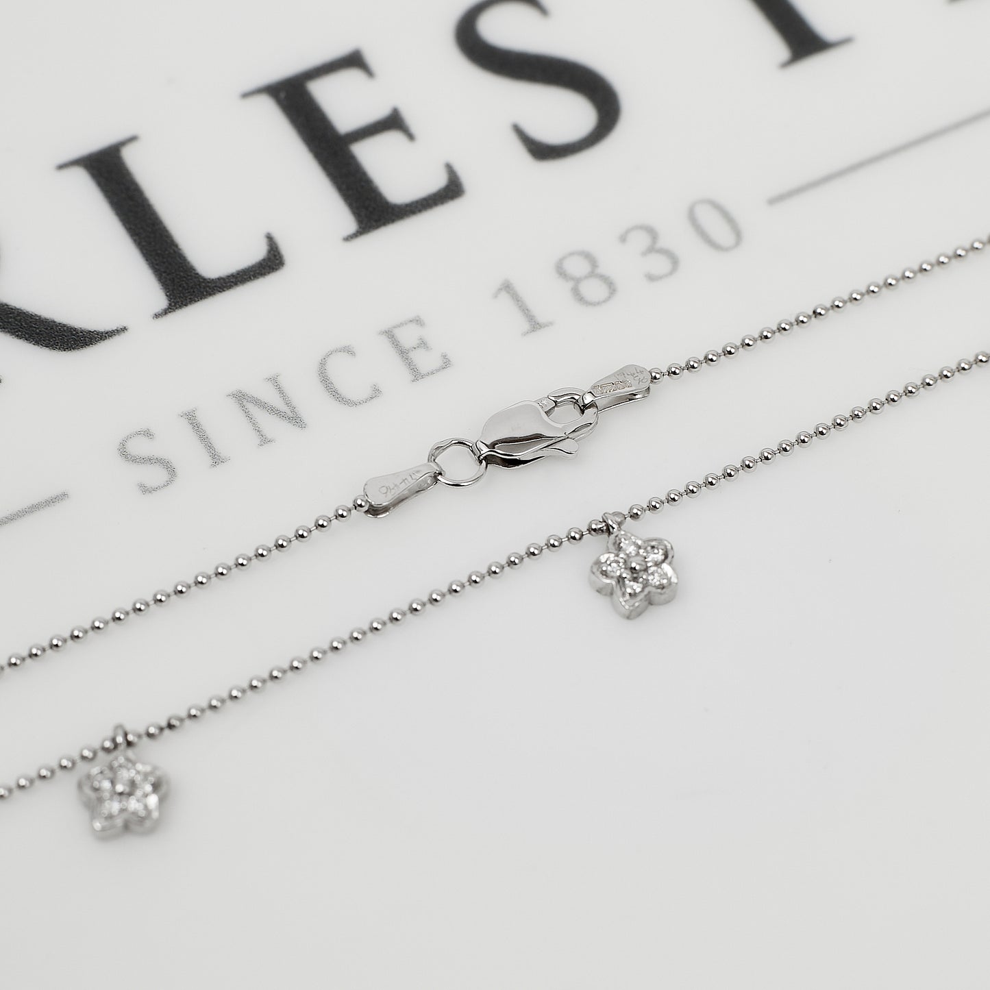 Pre-Owned 14ct White Gold Diamond Flower Necklace 16.5 Inch