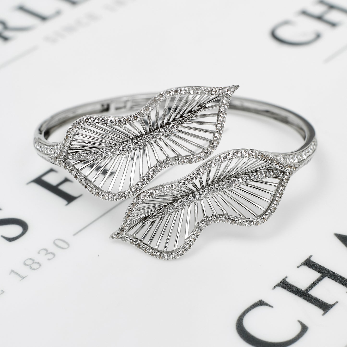 Pre-Owned 18ct White Gold CZ Double Leaf Hinged Bangle