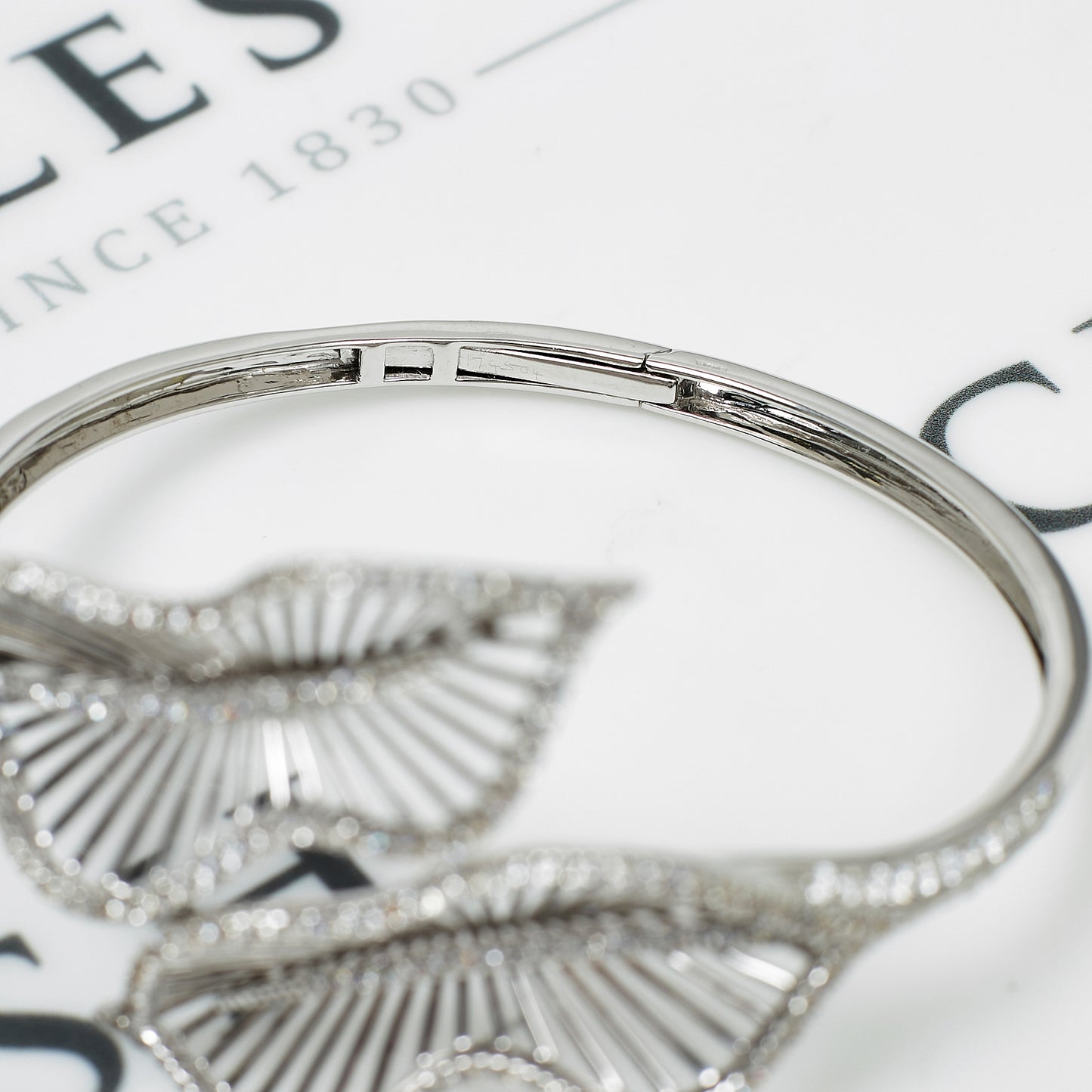 Pre-Owned 18ct White Gold CZ Double Leaf Hinged Bangle