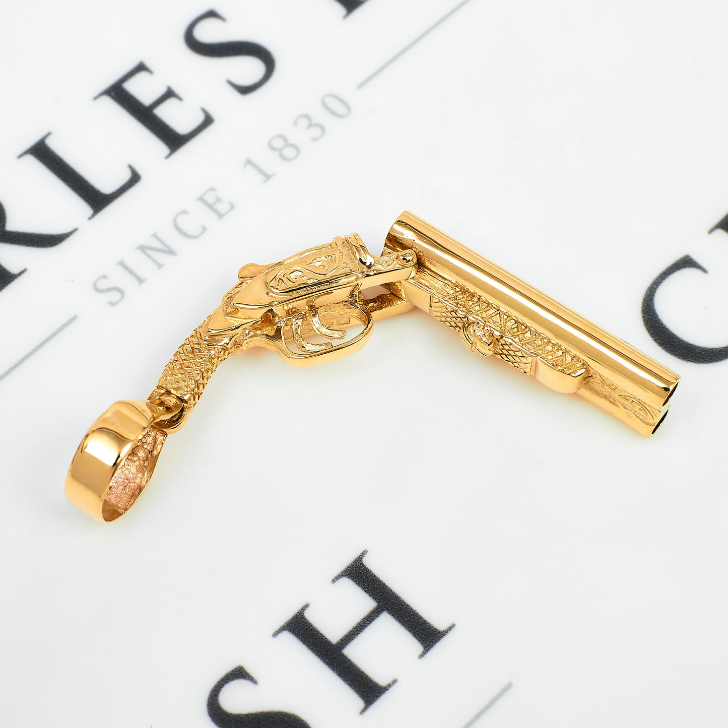 Pre-Owned 9ct Gold Double Barrell Shotgun Pendant