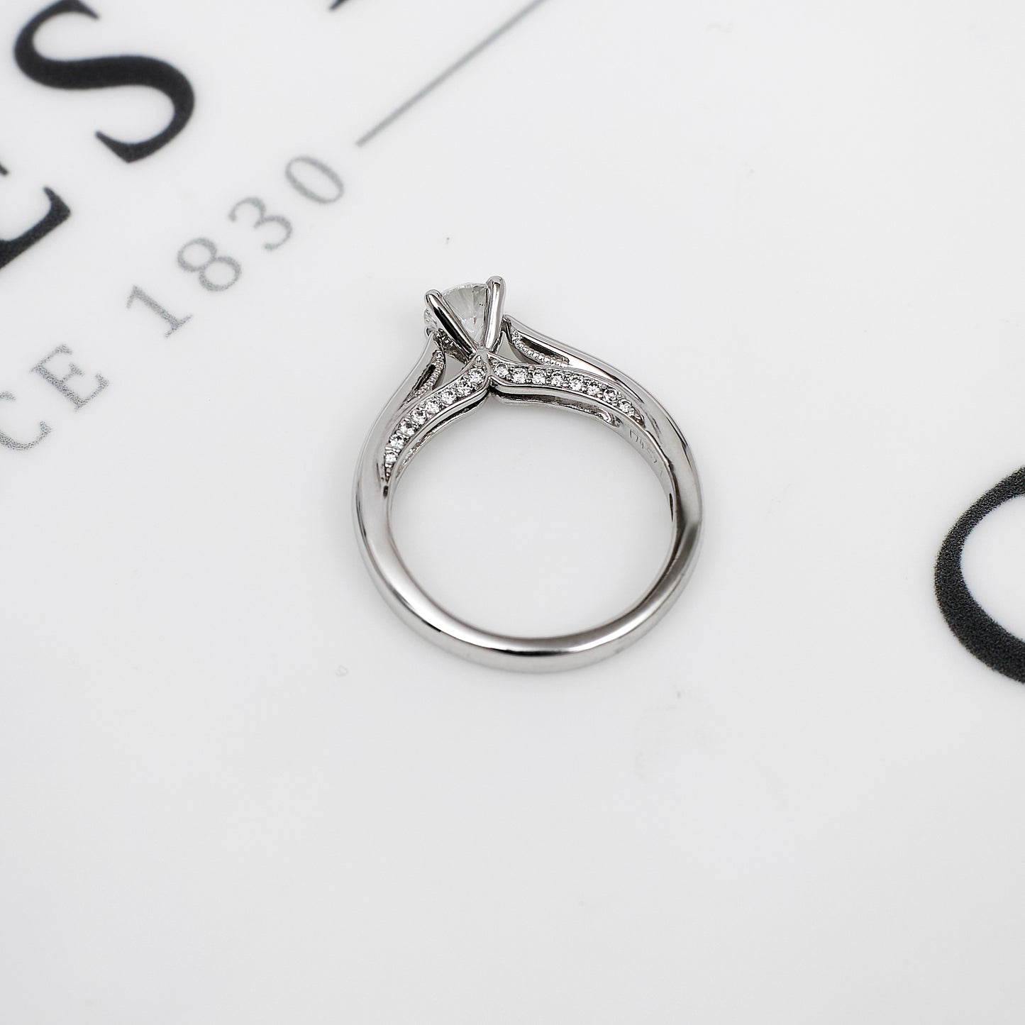 Pre-Owned 18ct White Gold Diamond Ring Shoulders Set