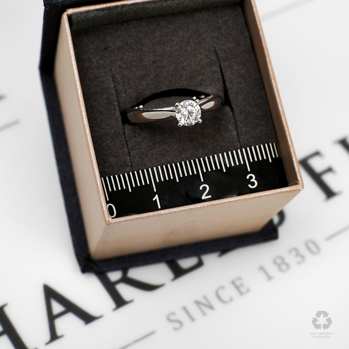 Pre-Owned 18ct White Gold Diamond Ring Shoulders Set