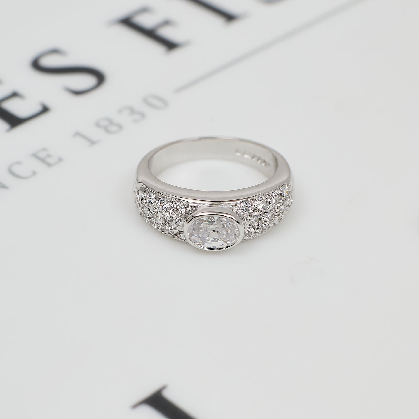 Pre-Owned 9ct White Gold CZ Band Ring Size M