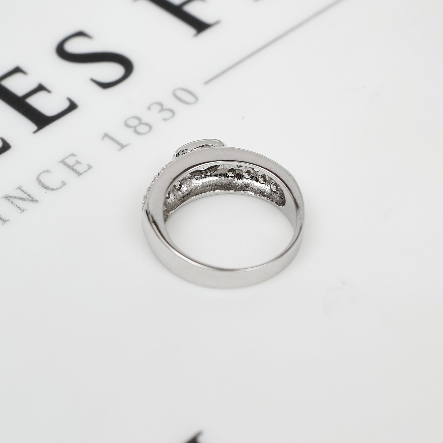 Pre-Owned 9ct White Gold CZ Band Ring Size M
