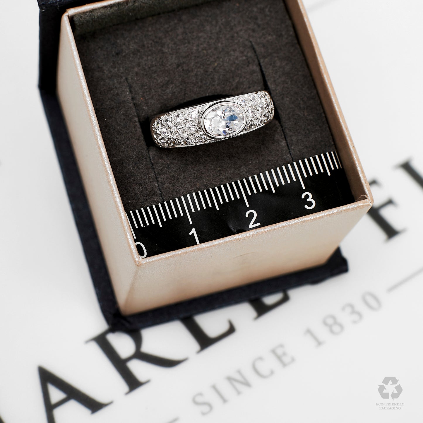 Pre-Owned 9ct White Gold CZ Band Ring Size M
