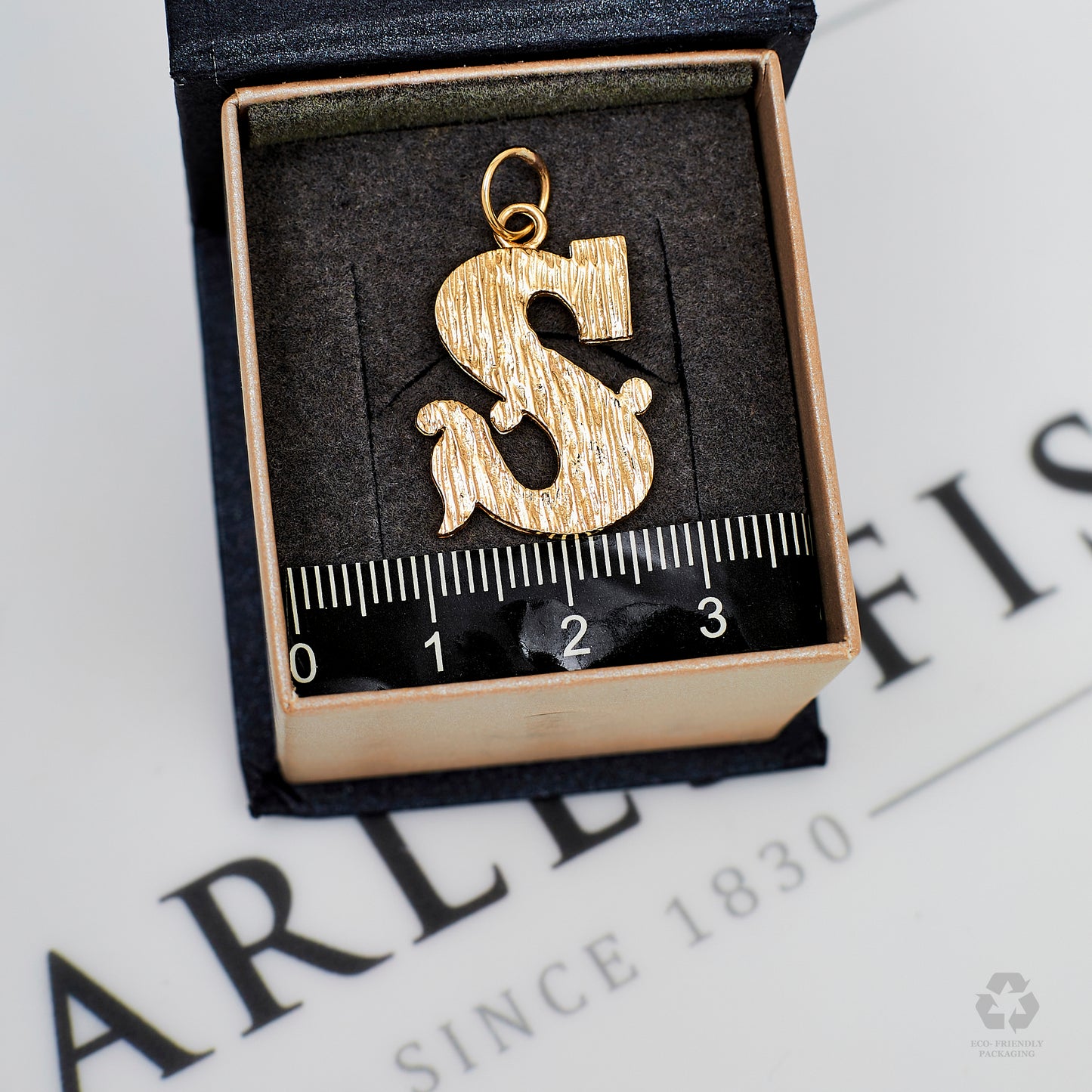 Pre-Owned 9ct Gold Textured S Initial Pendant