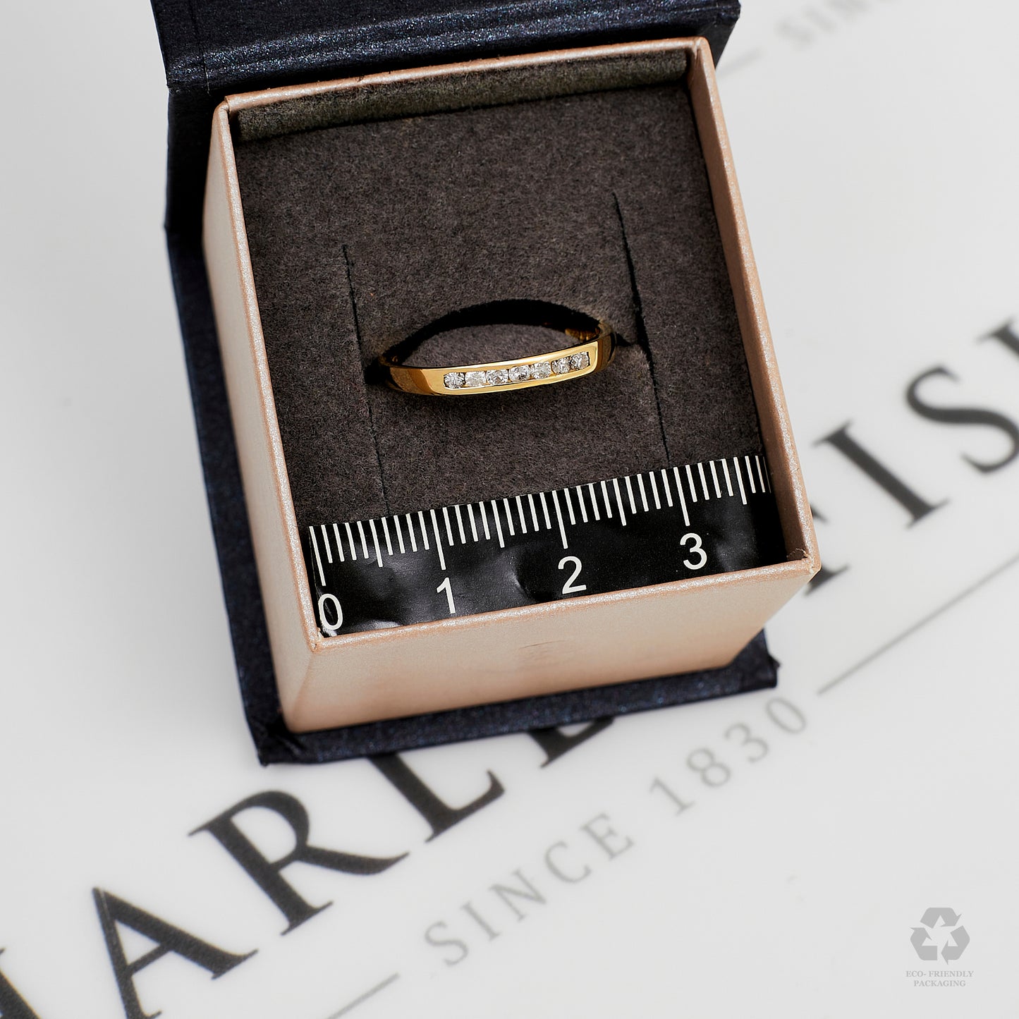 Pre-Owned 9ct Gold & 7 Diamond Band Ring Size M.5