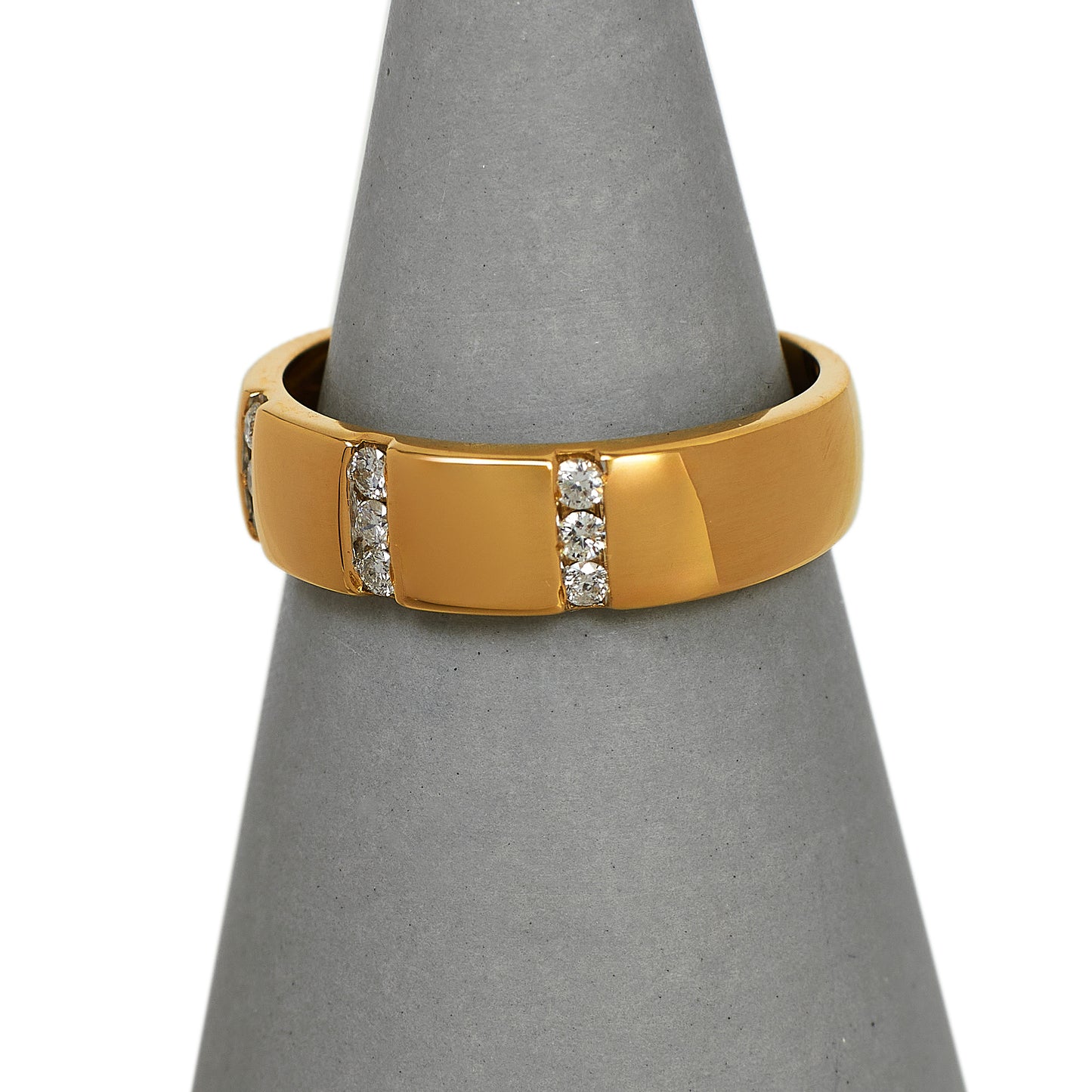 Pre-Owned 18ct Gold Diamond Wedding Band Ring Size M.5