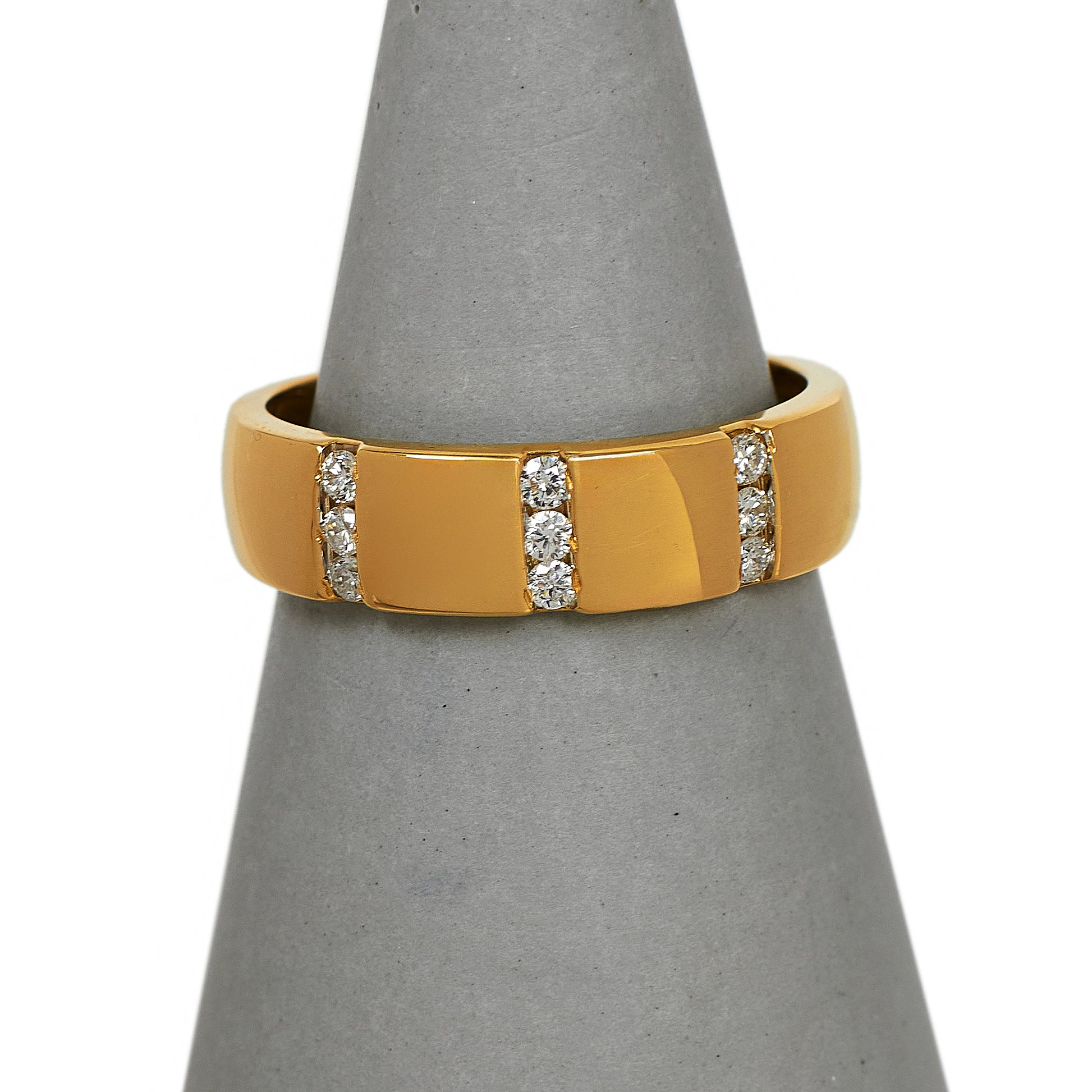Pre-Owned 18ct Gold Diamond Wedding Band Ring Size M.5