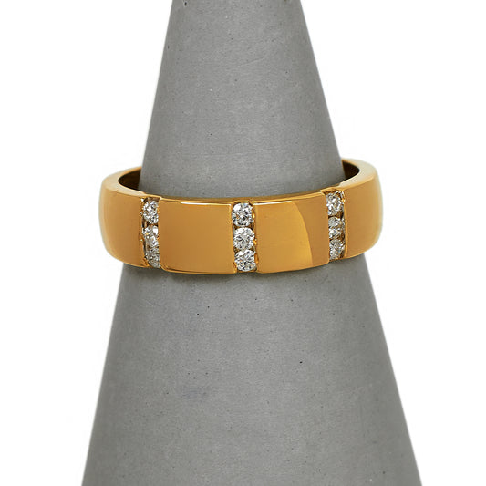 Pre-Owned 18ct Gold Diamond Wedding Band Ring Size M.5
