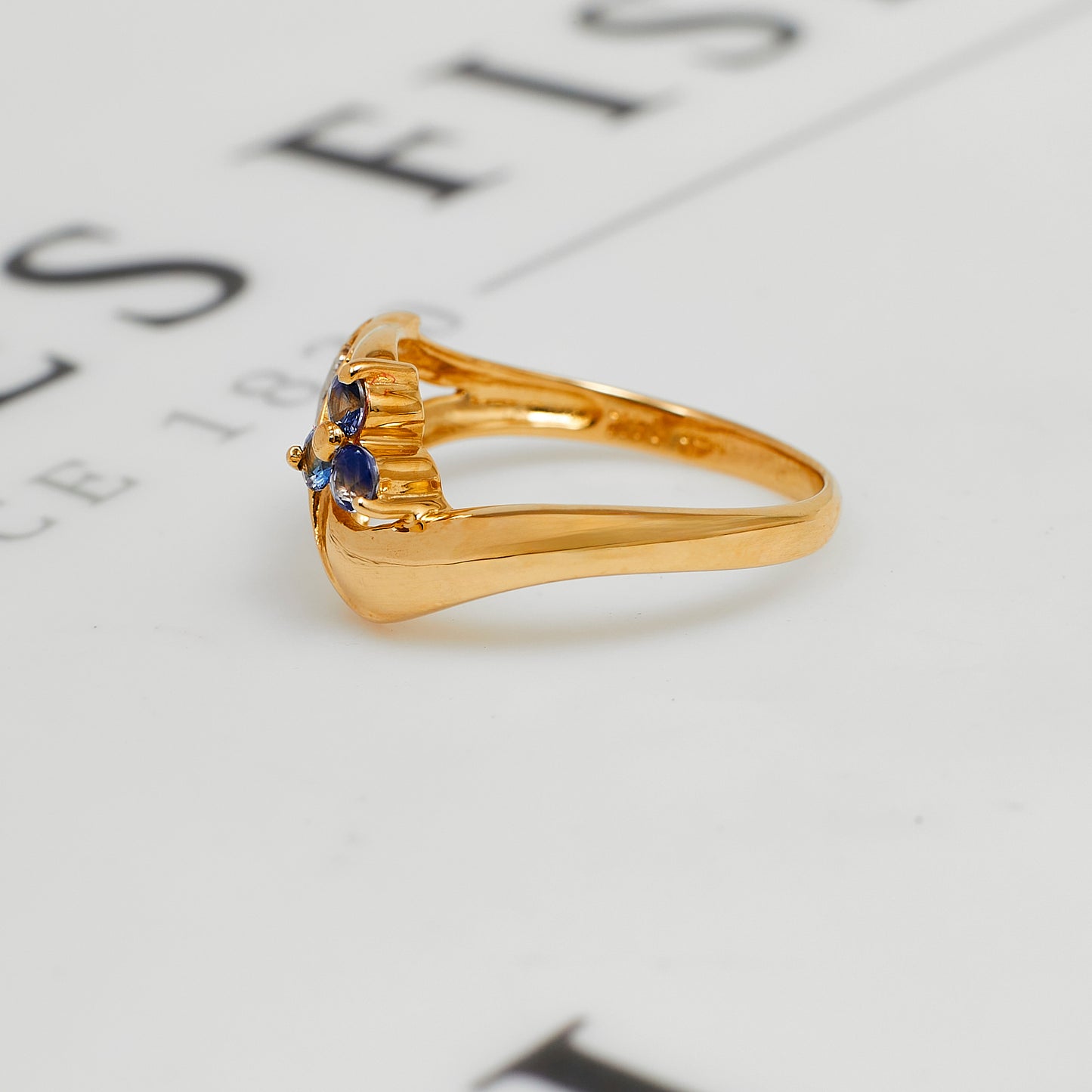 Pre-Owned 14ct Gold Flower Sapphire & Diamond Ring Size N