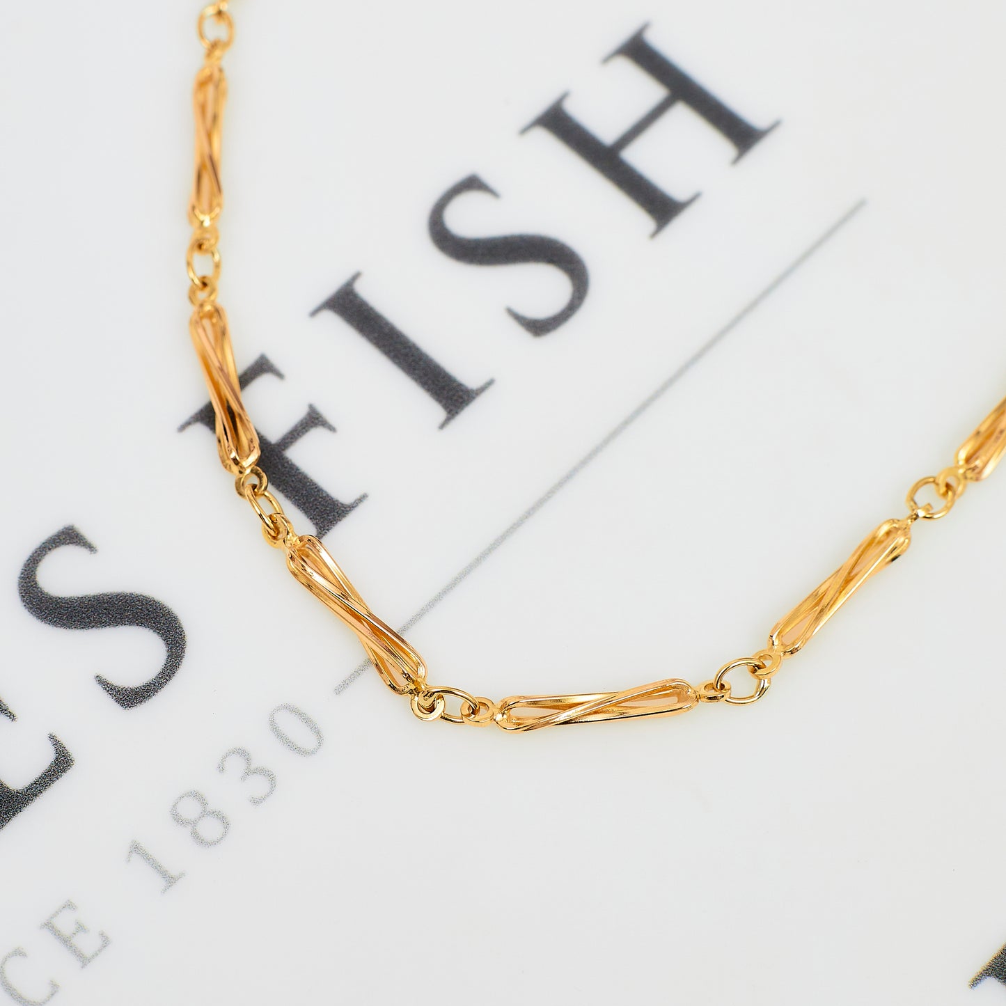 Pre-Owned 9ct Gold Oblong Twist Link Necklace 37 Inch