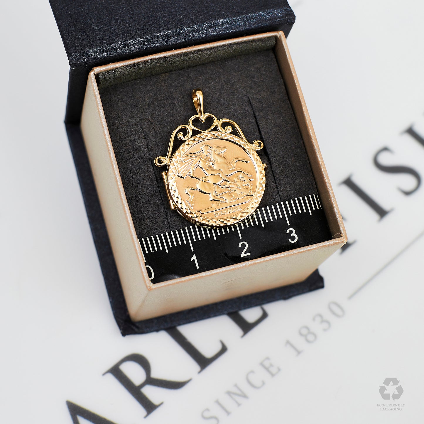 Pre-Owned 9ct Gold Sovereign Style Victoriana Locket