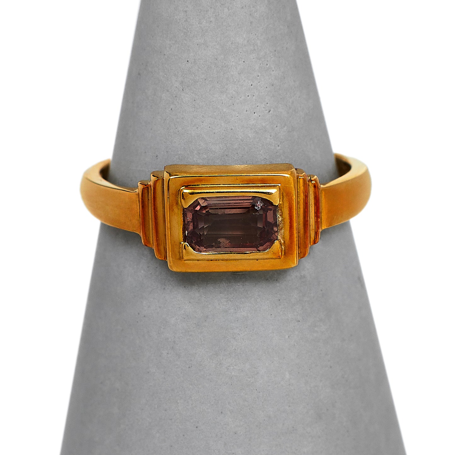 Pre-Owned 18ct Gold Rectangle Colour Change Sapphire Ring