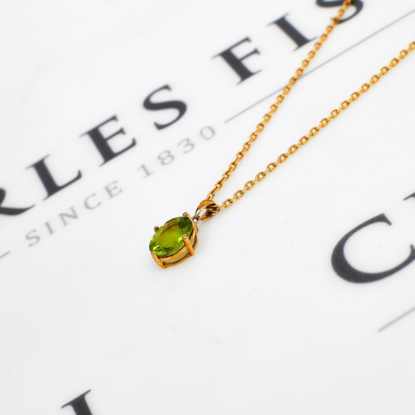 Pre-Owned 9ct Gold Oval Peridot Pendant