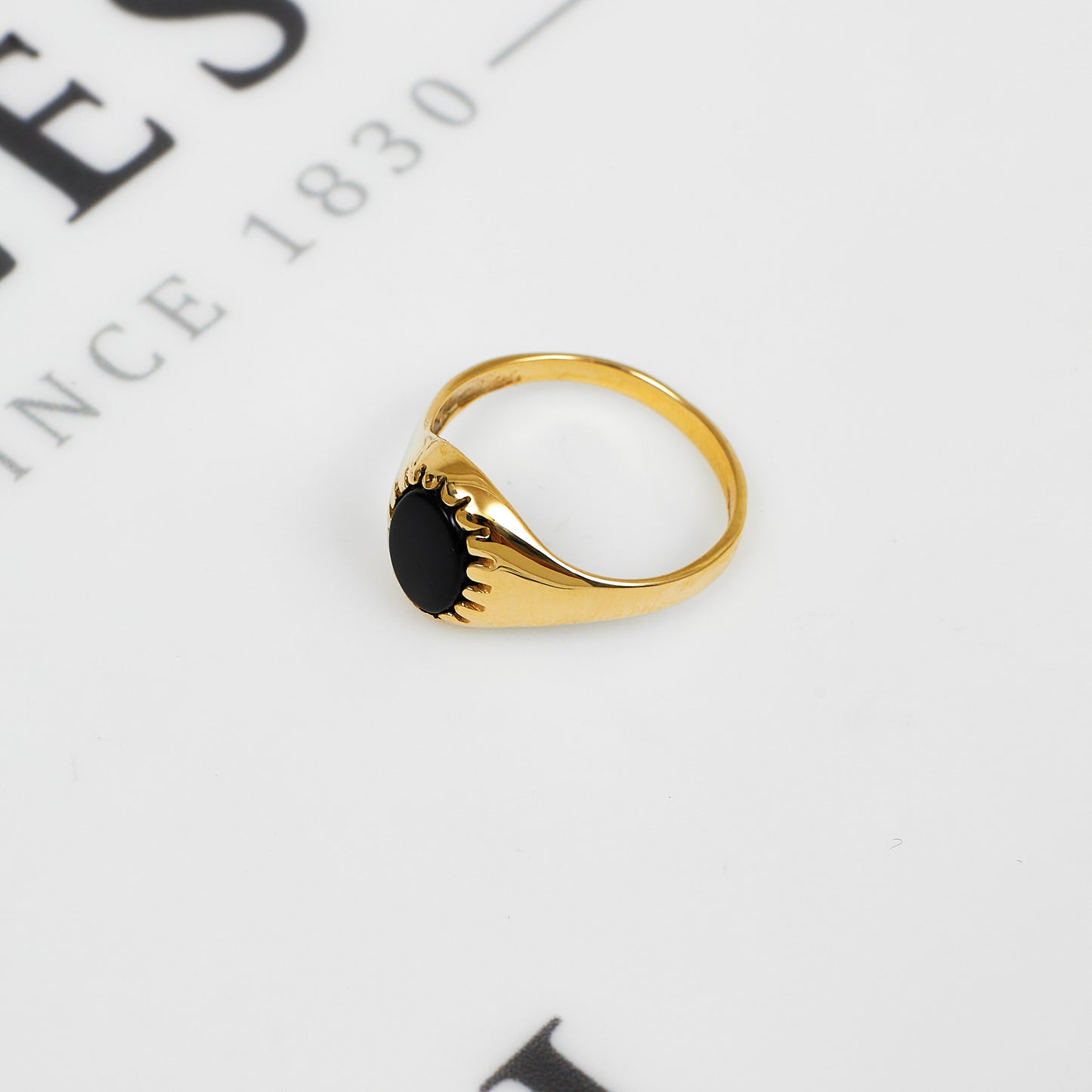 Pre-Owned 9ct Gold Onyx Child Signet Ring Size K