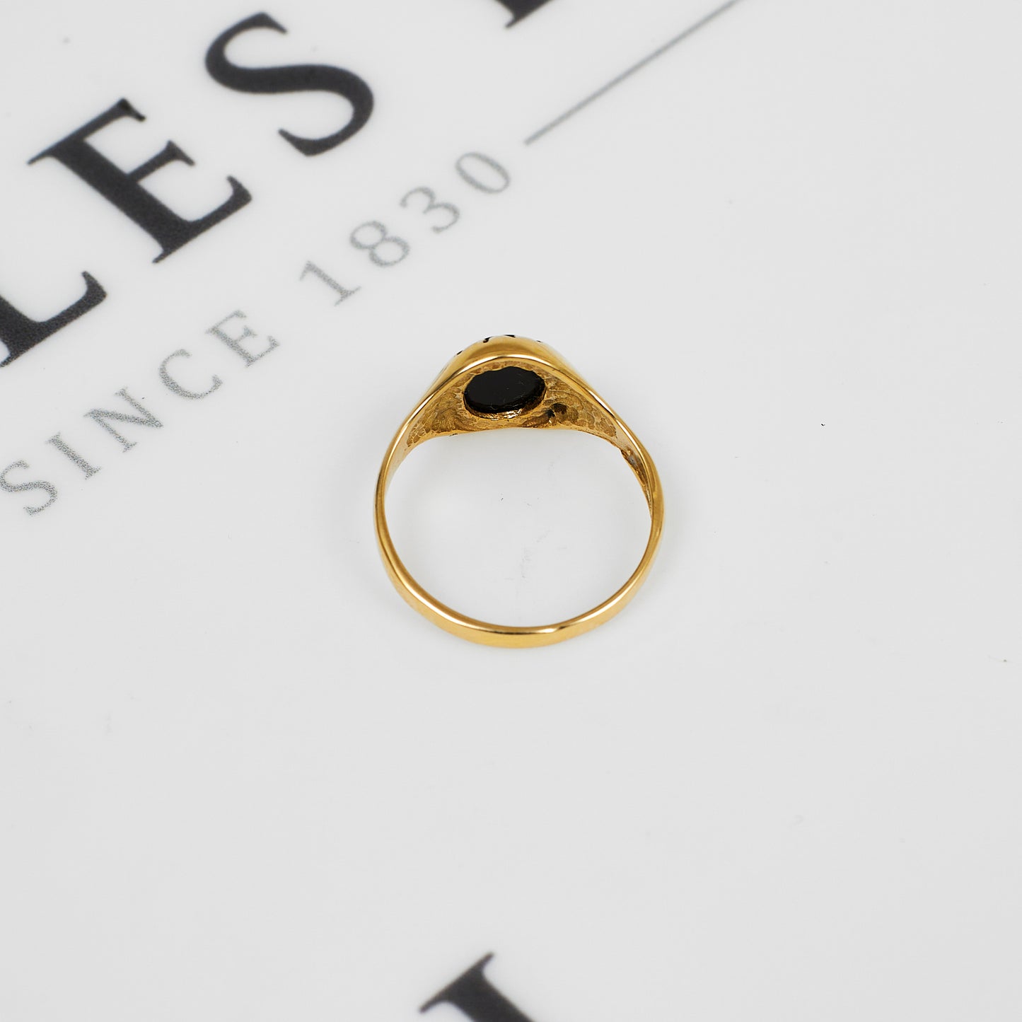 Pre-Owned 9ct Gold Onyx Child Signet Ring Size K