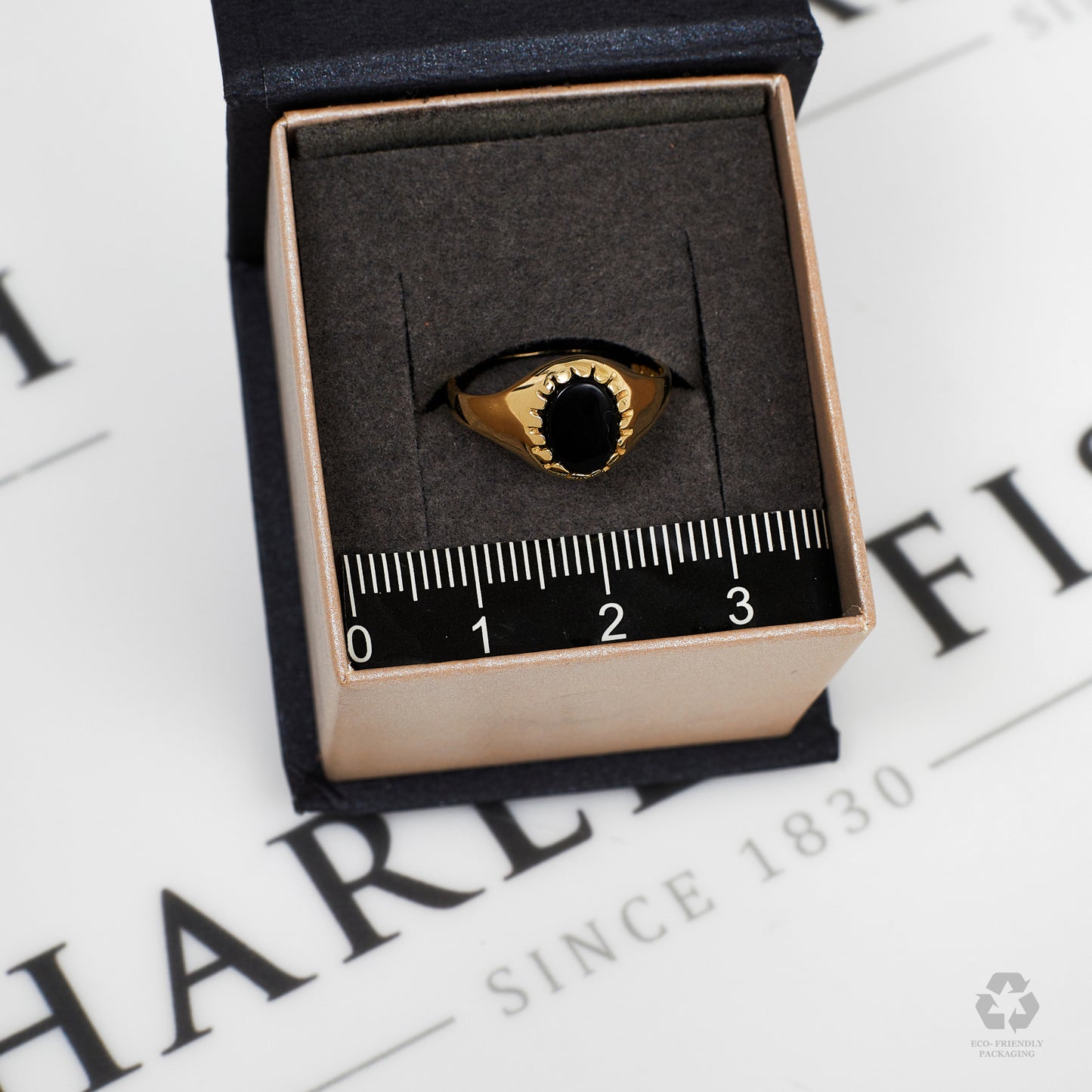 Pre-Owned 9ct Gold Onyx Child Signet Ring Size K