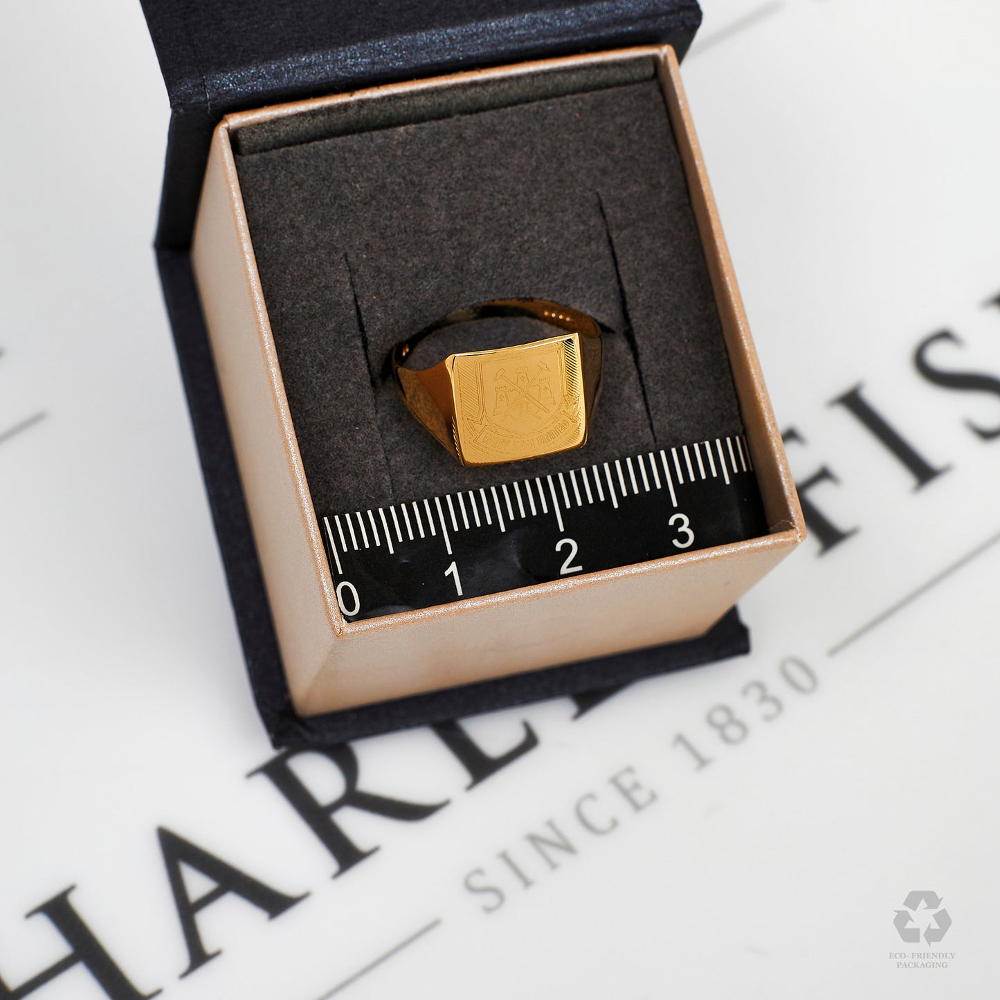 Pre-Owned 9ct Gold West Ham Utd Shield Signet Ring Size M