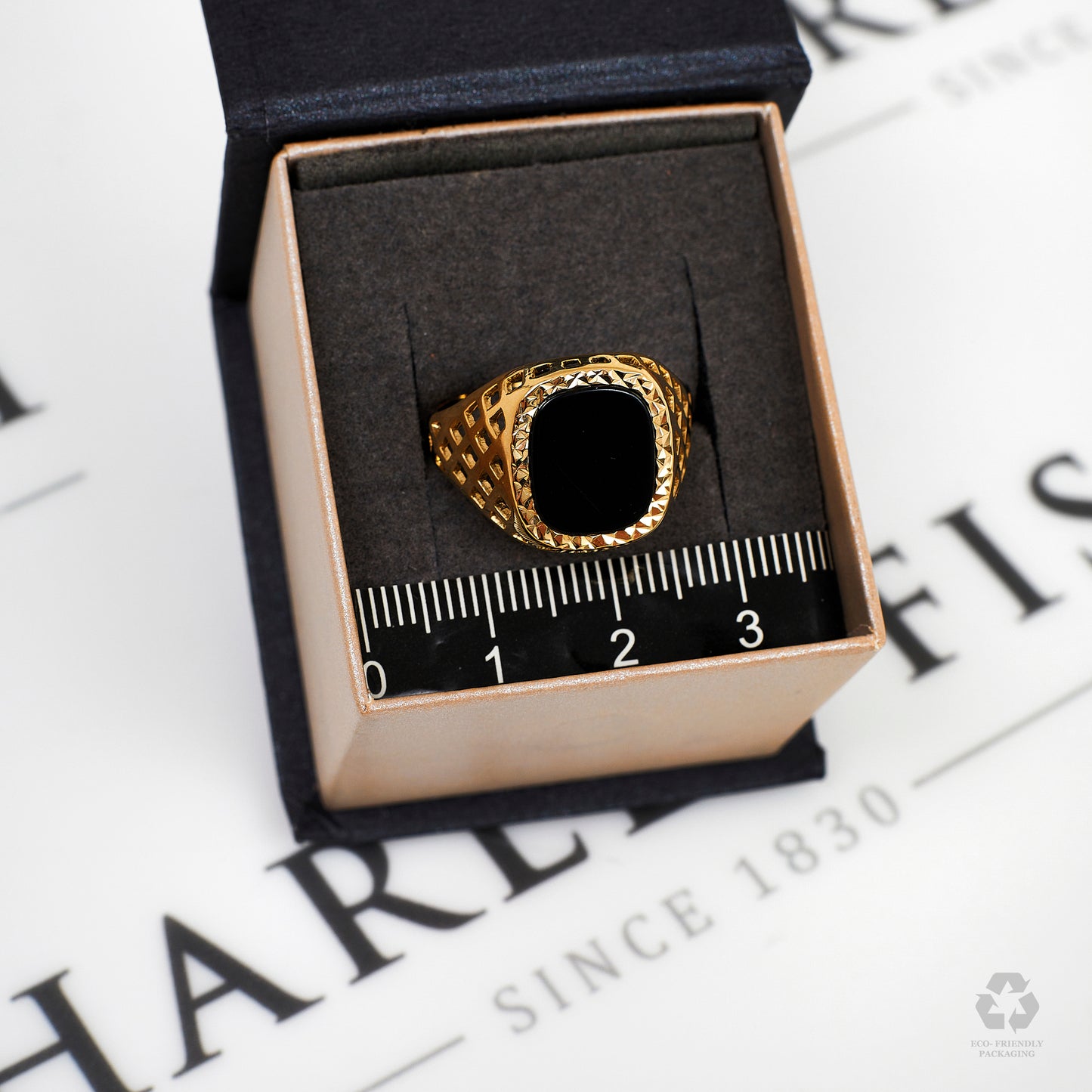 Pre-Owned 9ct Gold Rectangular Onyx Signet Ring Size R