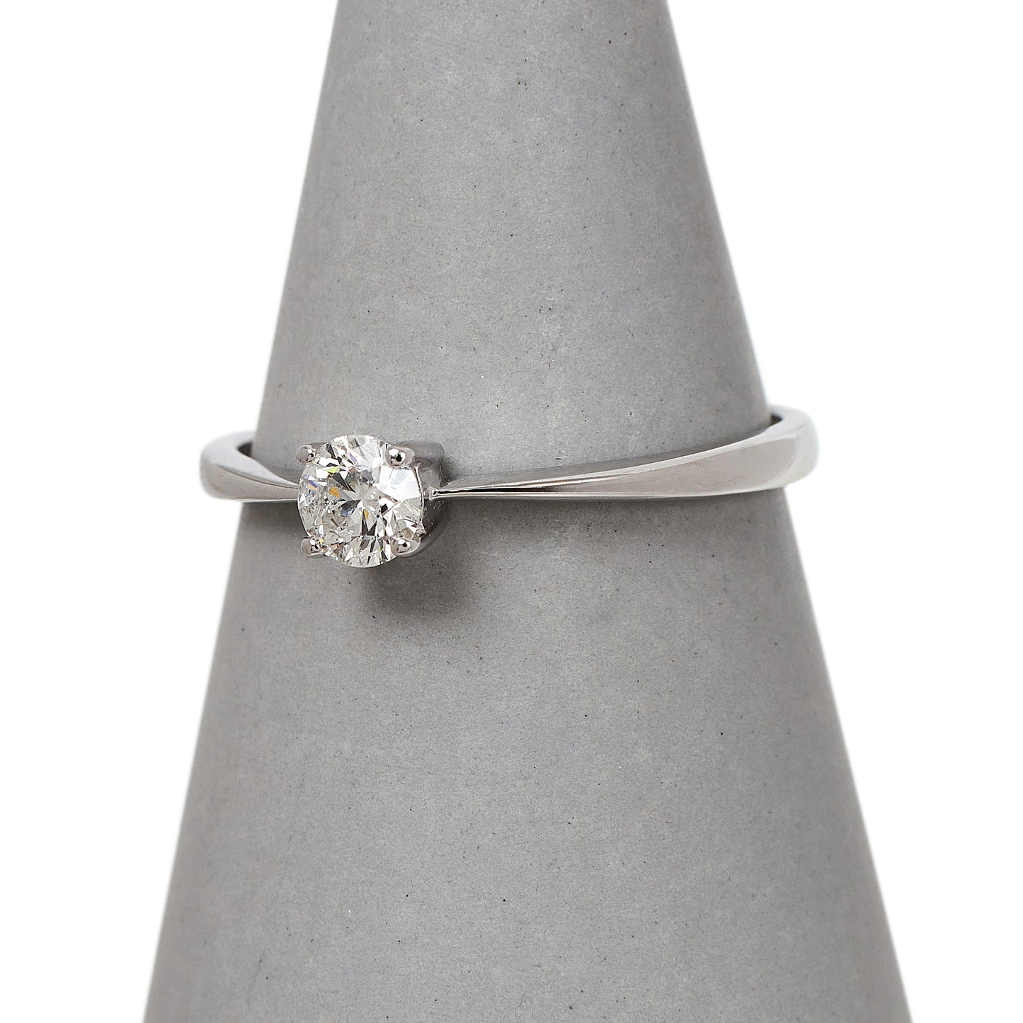 Pre-Owned 9ct White Gold & Diamond Solitaire Ring Size P.5