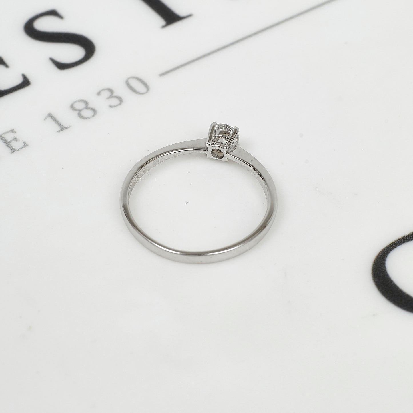 Pre-Owned 9ct White Gold & Diamond Solitaire Ring Size P.5