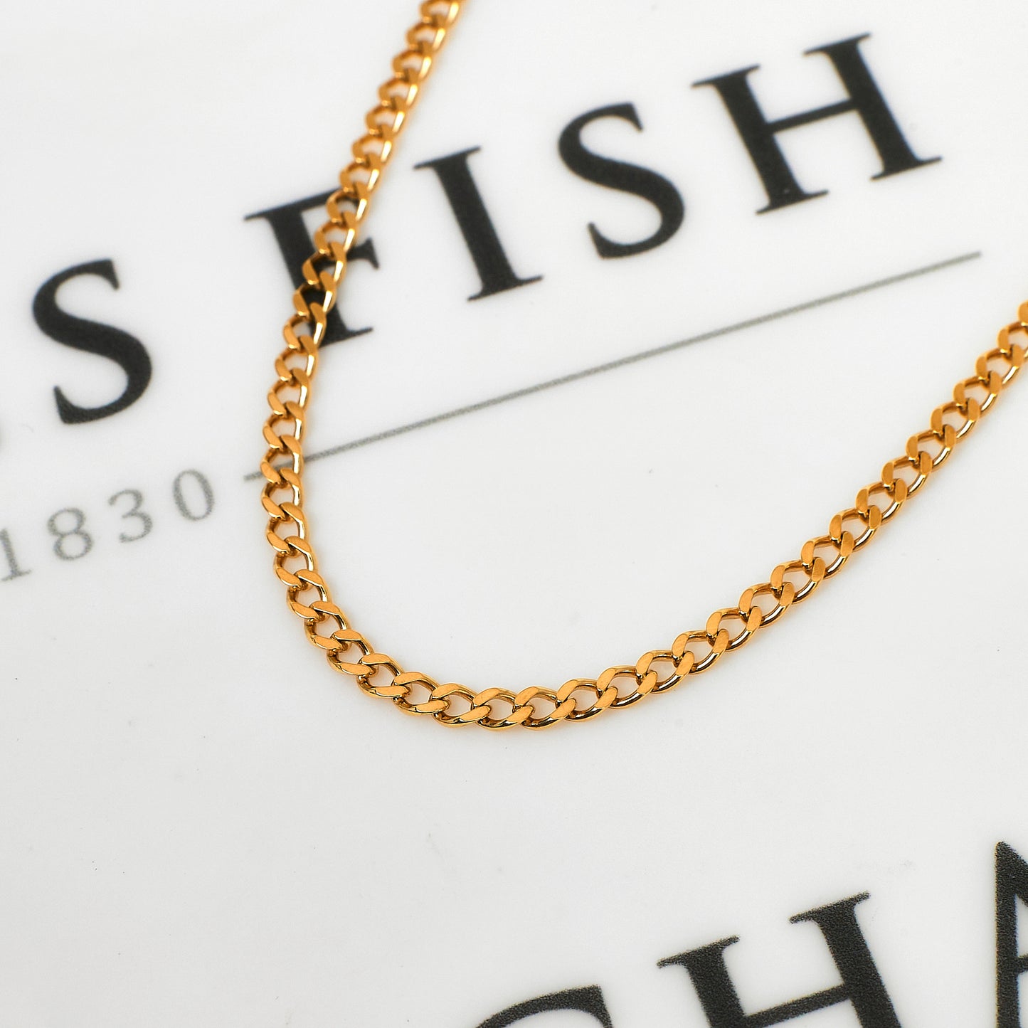 Pre-Owned 9ct Gold Hollow Curb Chain Necklace 18 Inch