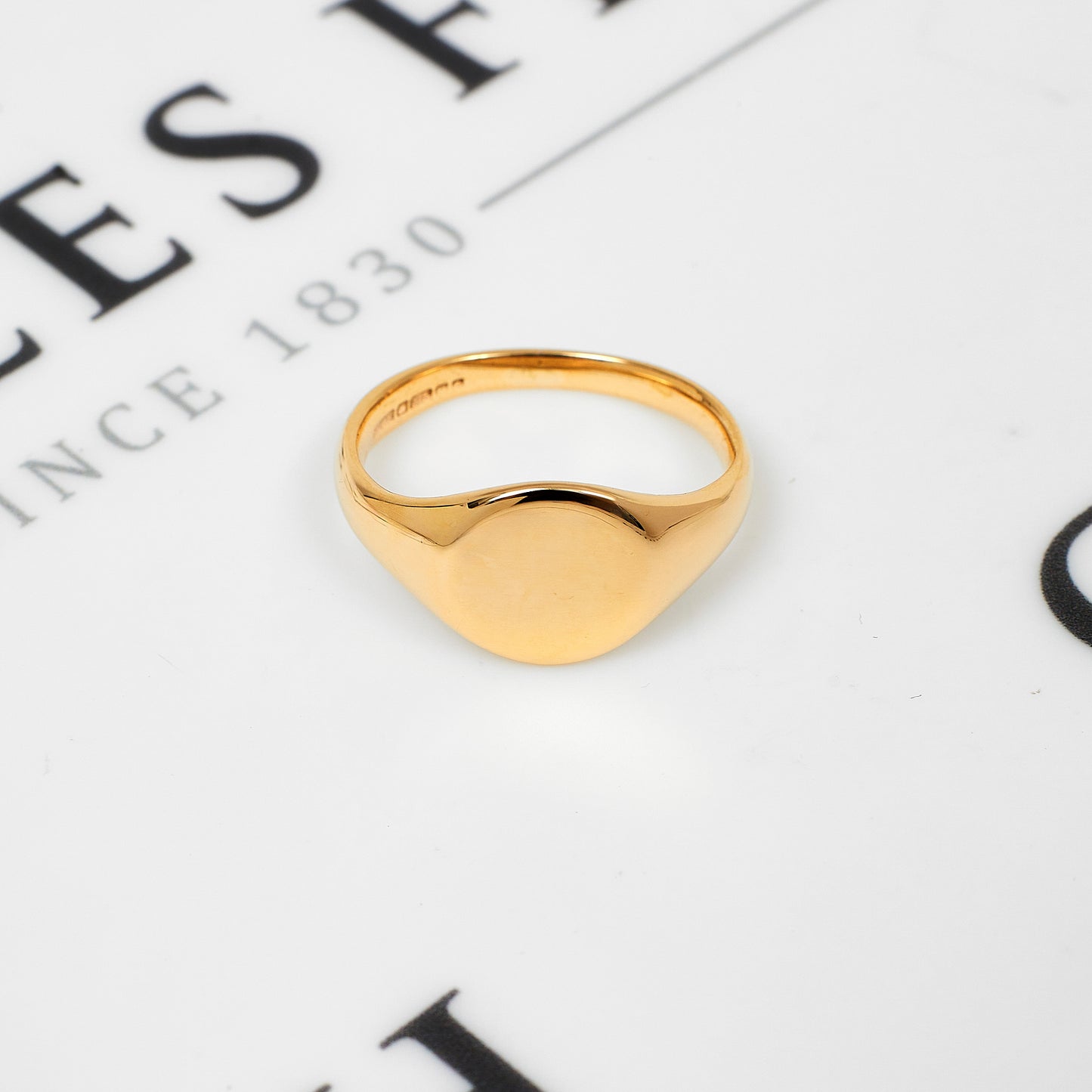 Pre-Owned 9ct Gold High-Polish Round Signet Ring Size W