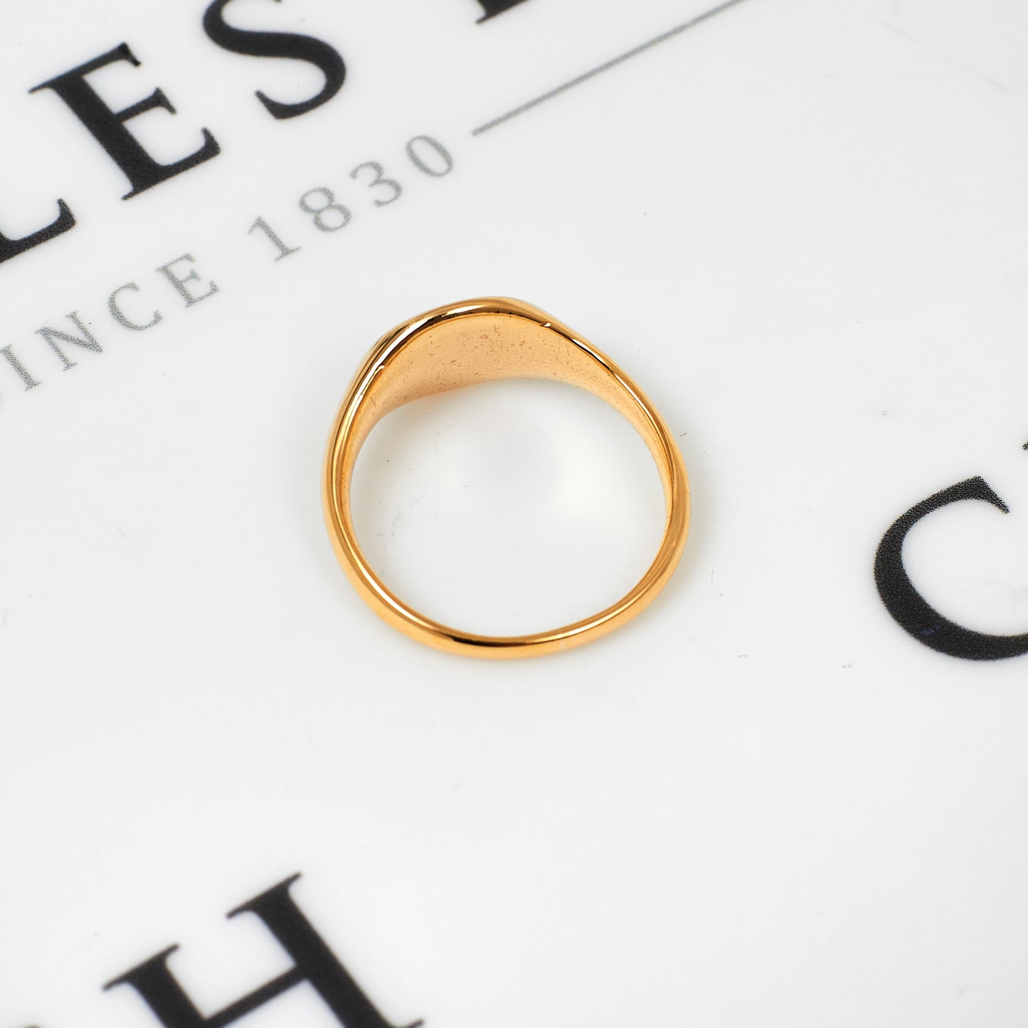 Pre-Owned 9ct Gold High-Polish Round Signet Ring Size W