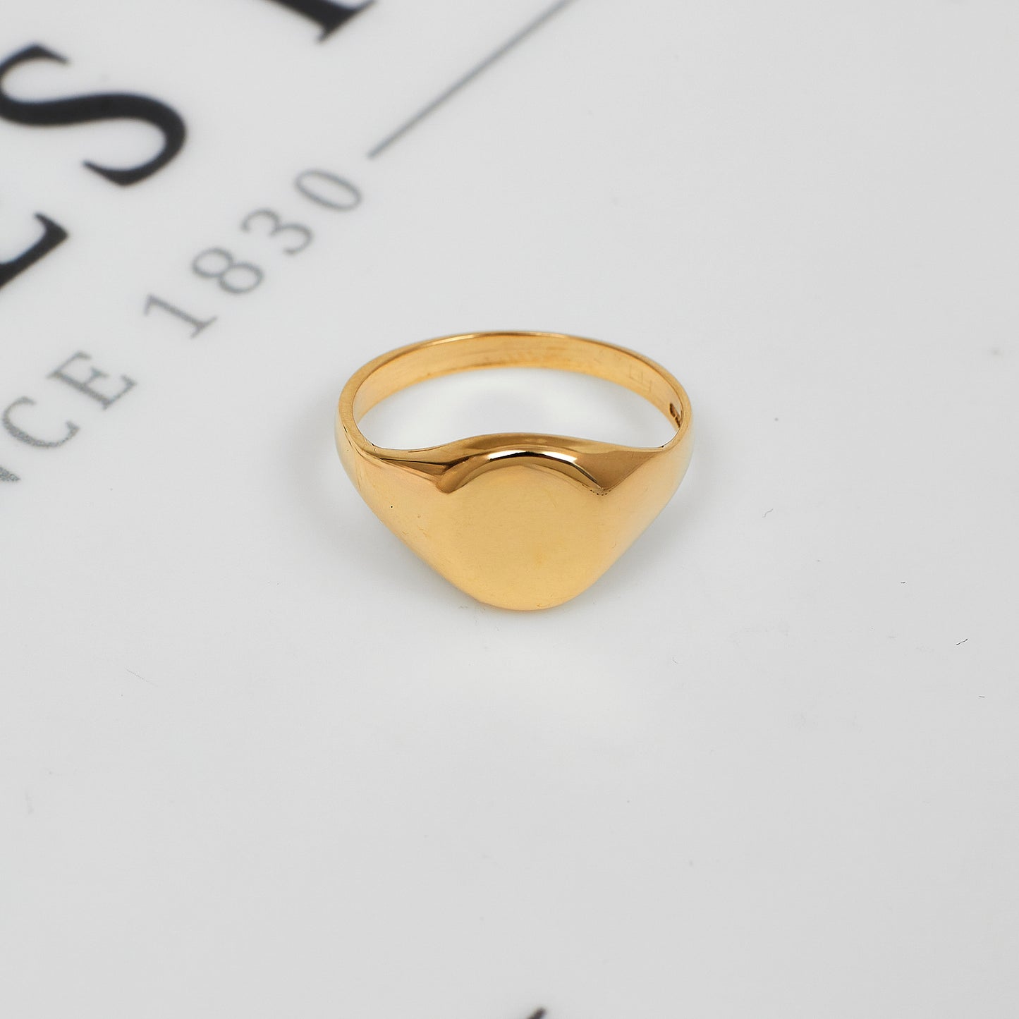 Pre-Owned 9ct Gold High-Polish Round Signet Ring Size N.5