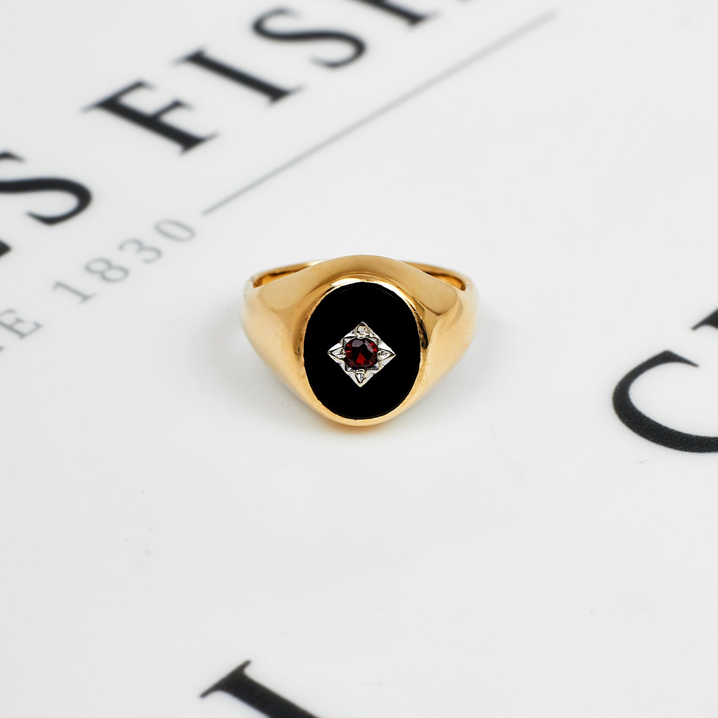 Pre-Owned 9ct Gold Oval Onyx & Garnet Signet Ring Size O