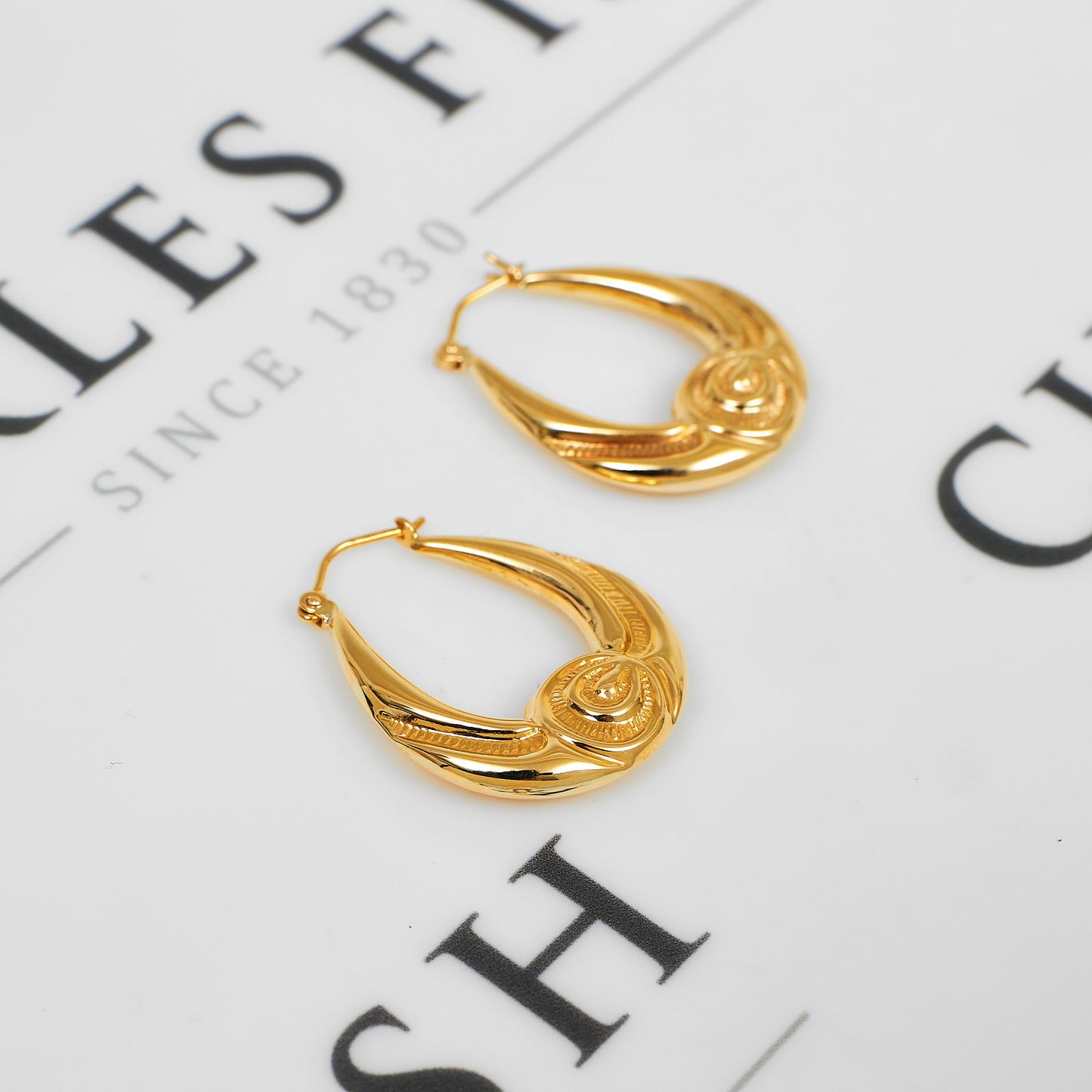 Pre-Owned 9ct Gold Patterned Oval Creole Hoop Earrings