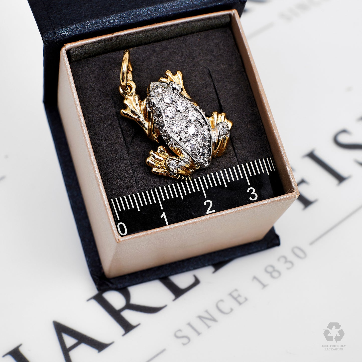 Pre-Owned 2 Tone 9ct Gold & CZ Frog Pendant
