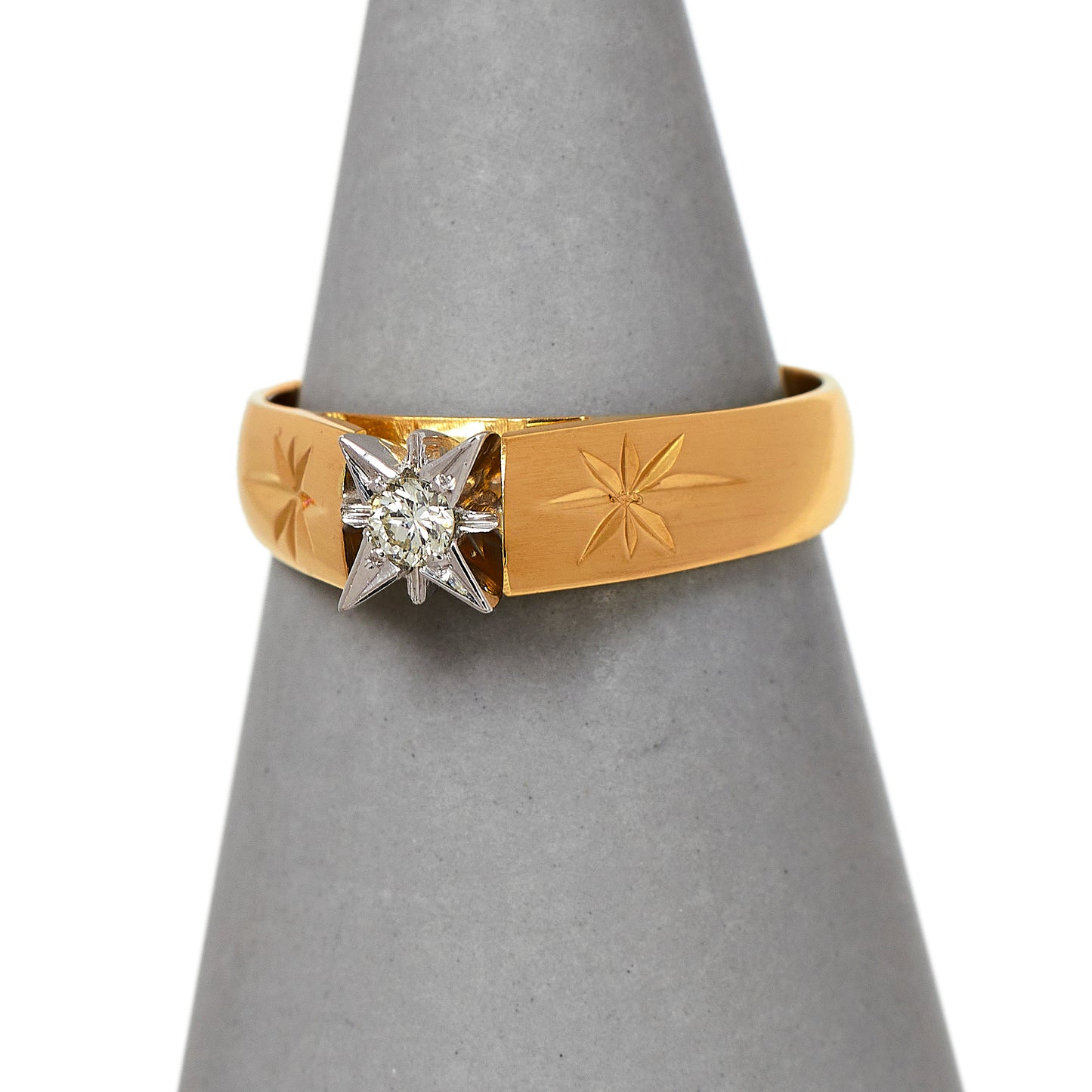 Pre-Owned 18ct Gold & Diamond Star Setting Ring Size M