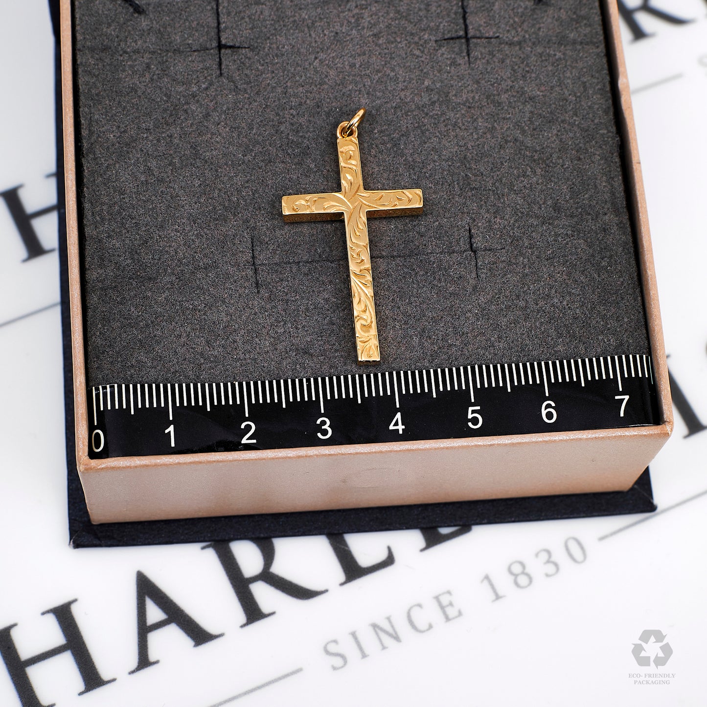 Pre-Owned 9ct Gold Patterned Cross Pendant 46mm x 25mm
