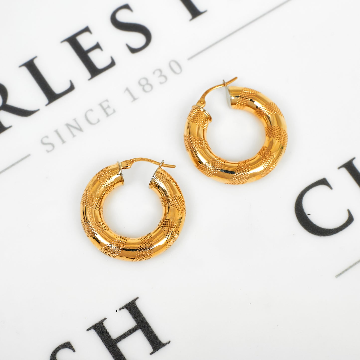 Pre-Owned 9ct Gold Guilloche Design Twist Hoop Earrings