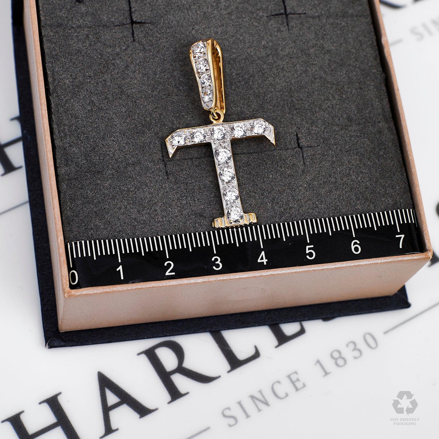 Pre-Owned 9ct CZ Gold Letter T Initial Pendant